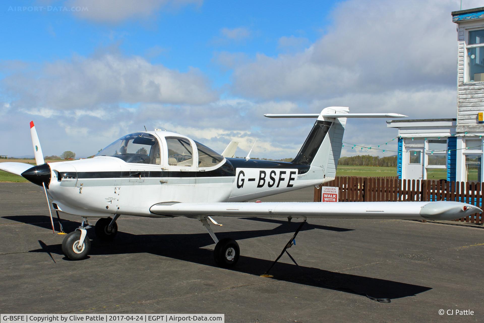 G-BSFE, 1982 Piper PA-38-112 Tomahawk Tomahawk C/N 38-82A0033, At Perth