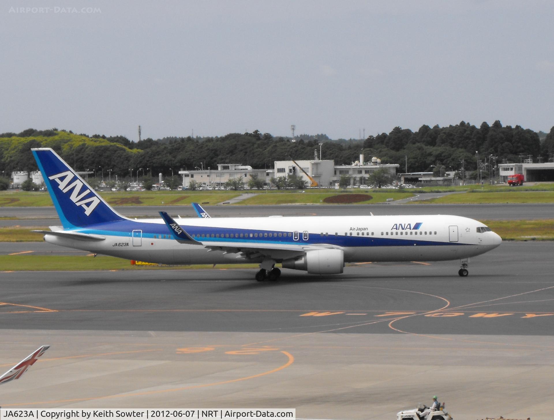 JA623A, 2011 Boeing 767-381/ER C/N 40894, Taxying for departure