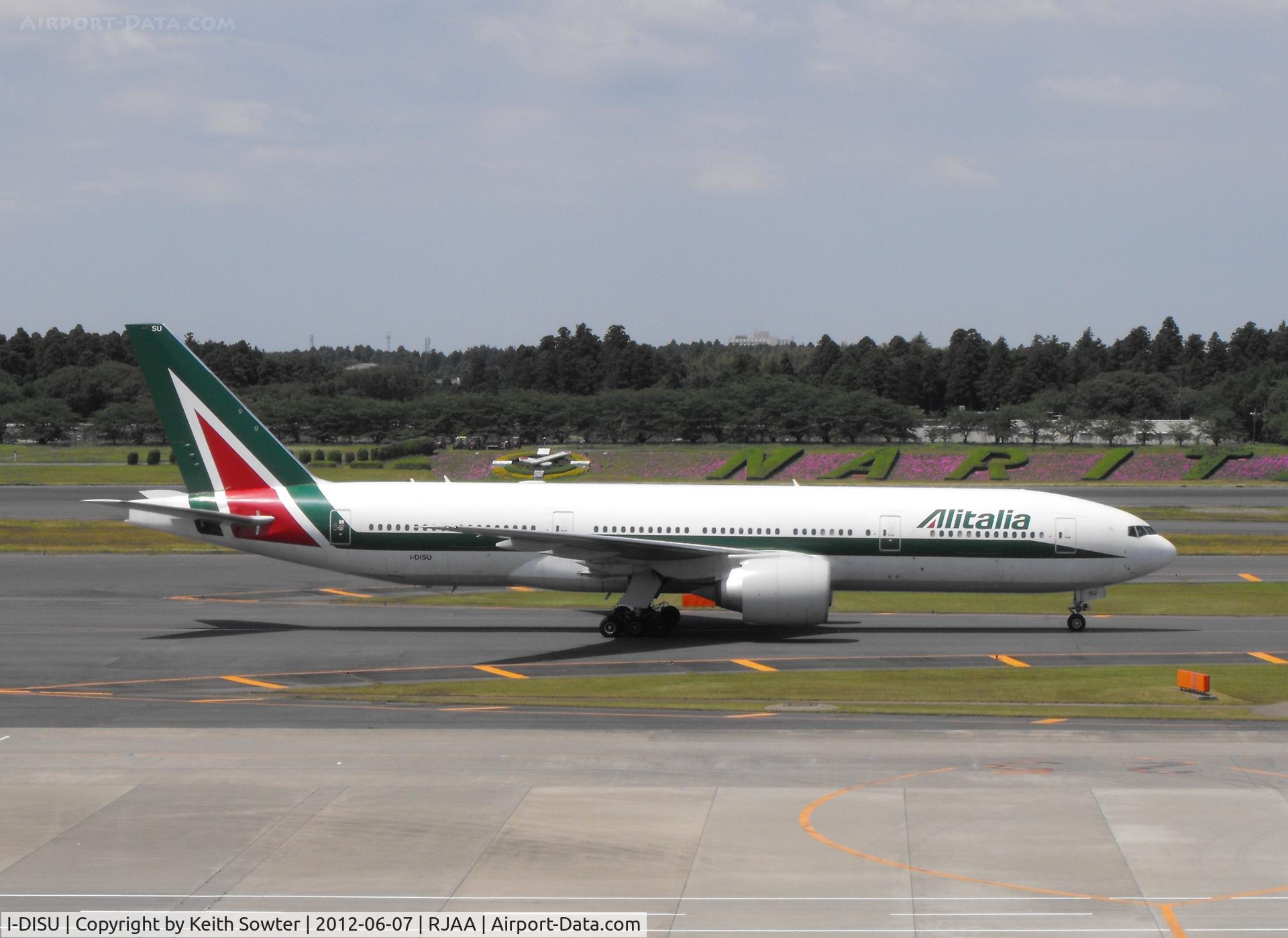 I-DISU, 2002 Boeing 777-243/ER C/N 32858, Taxying for departure
