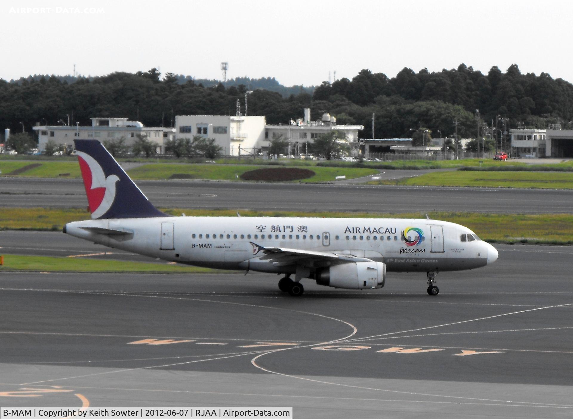 B-MAM, 2002 Airbus A319-132 C/N 1893, Taxying for departure