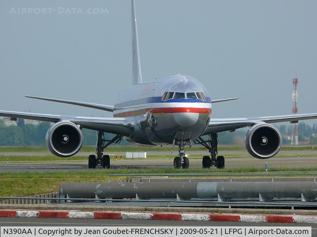 N390AA, 1995 Boeing 767-323 C/N 27450, American Airlines