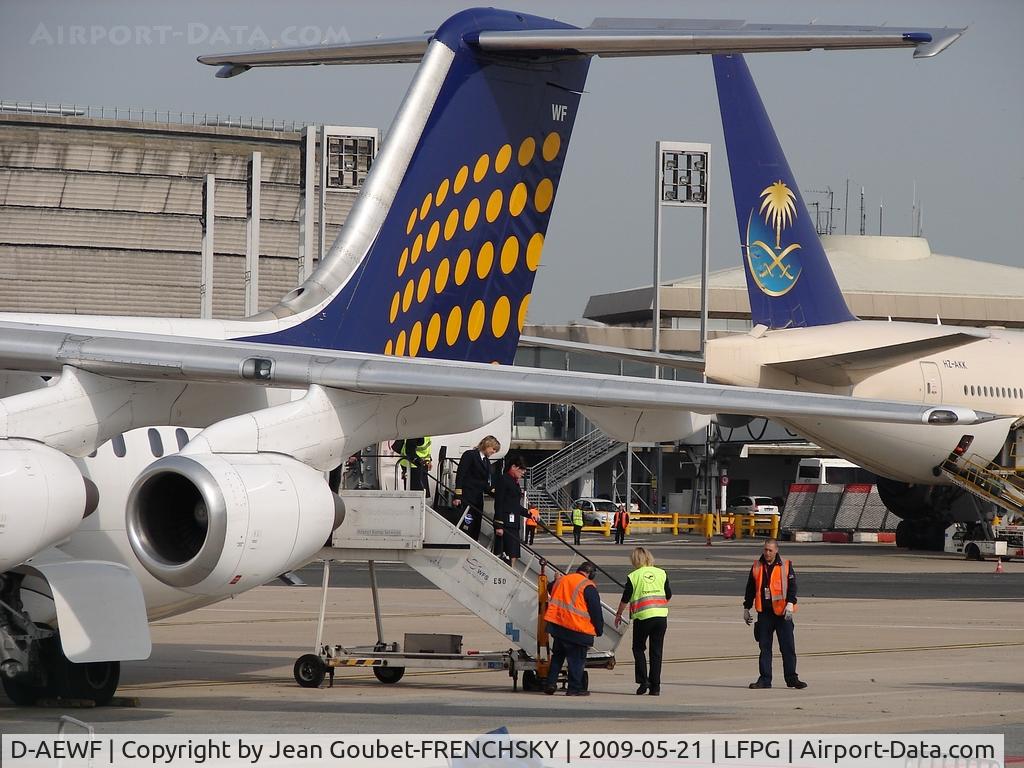 D-AEWF, 1991 British Aerospace BAe.146-200 C/N E2184, Eurowings' crew at CDG T1