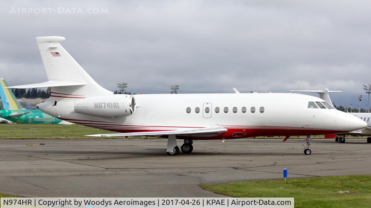 N974HR, 1996 Dassault Falcon 2000 C/N 33, Departing Castle & Cooke FBO
