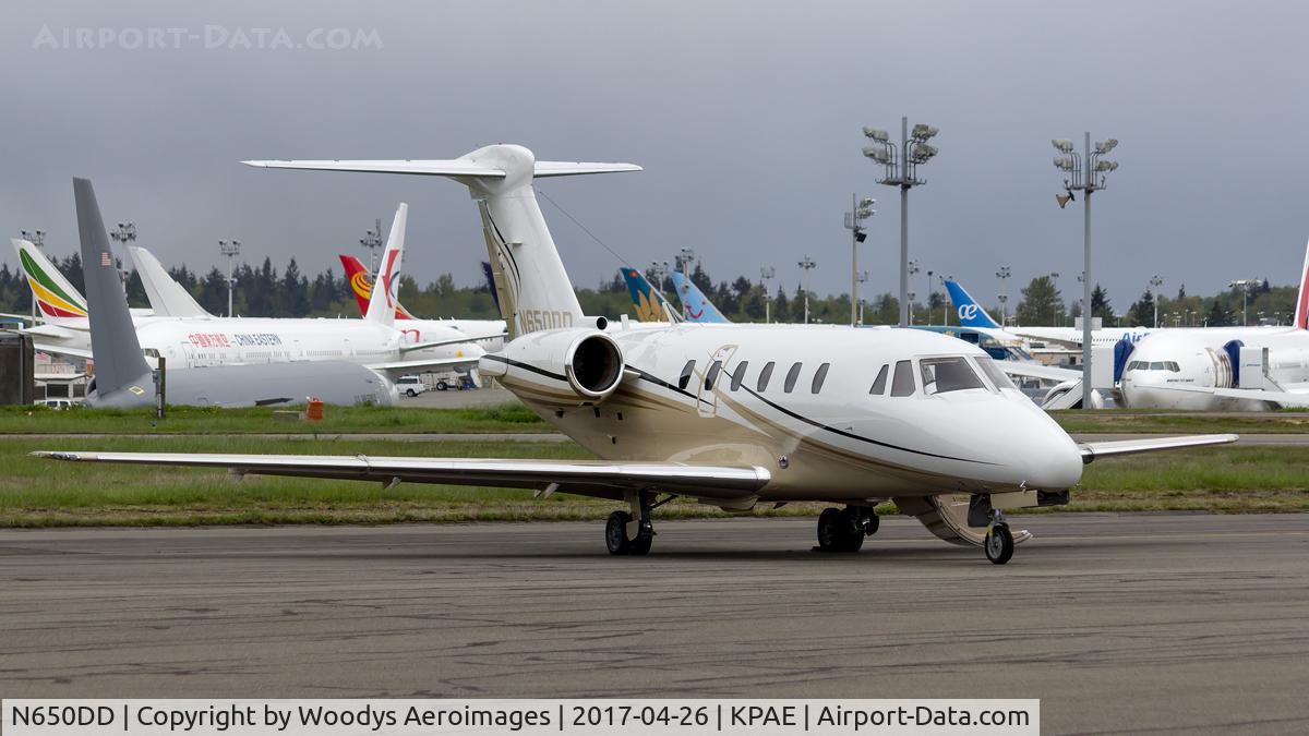 N650DD, 1995 Cessna 650 C/N 650-7047, Parked at Castle & Cooke FBO