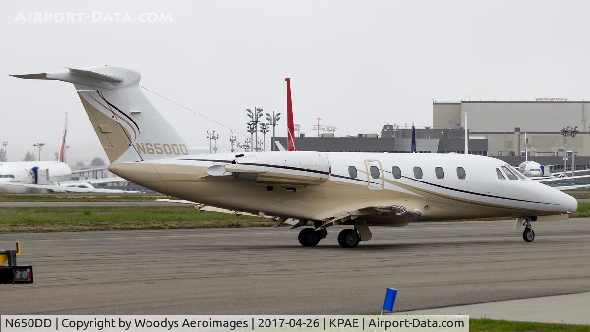 N650DD, 1995 Cessna 650 C/N 650-7047, Departing Castle & Cooke FBO