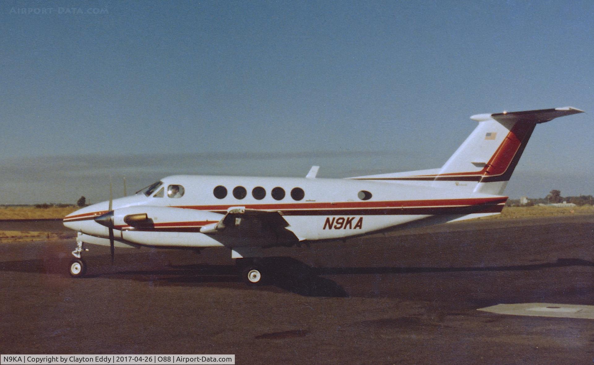 N9KA, 1978 Beechcraft King Air 200 C/N BB-356, Old Rio Vista Airport in California. Pilot Lou Rago 1983.