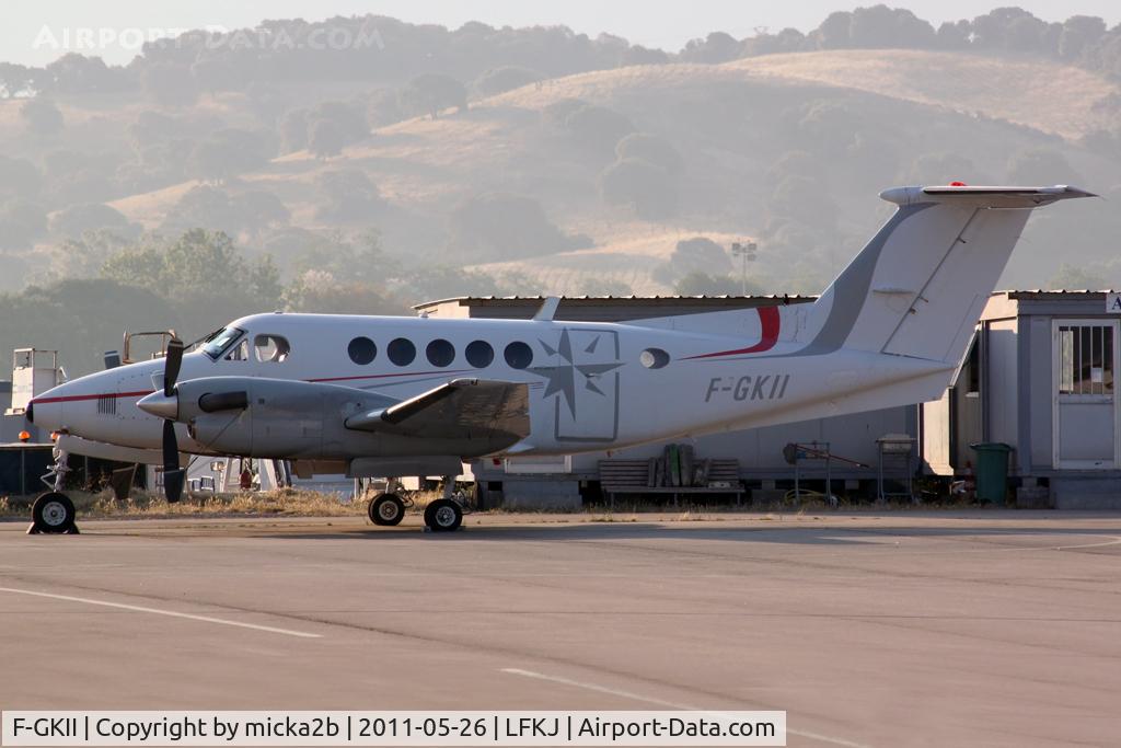 F-GKII, 1979 Beech 200 Super King Air C/N BB-515, Parked
