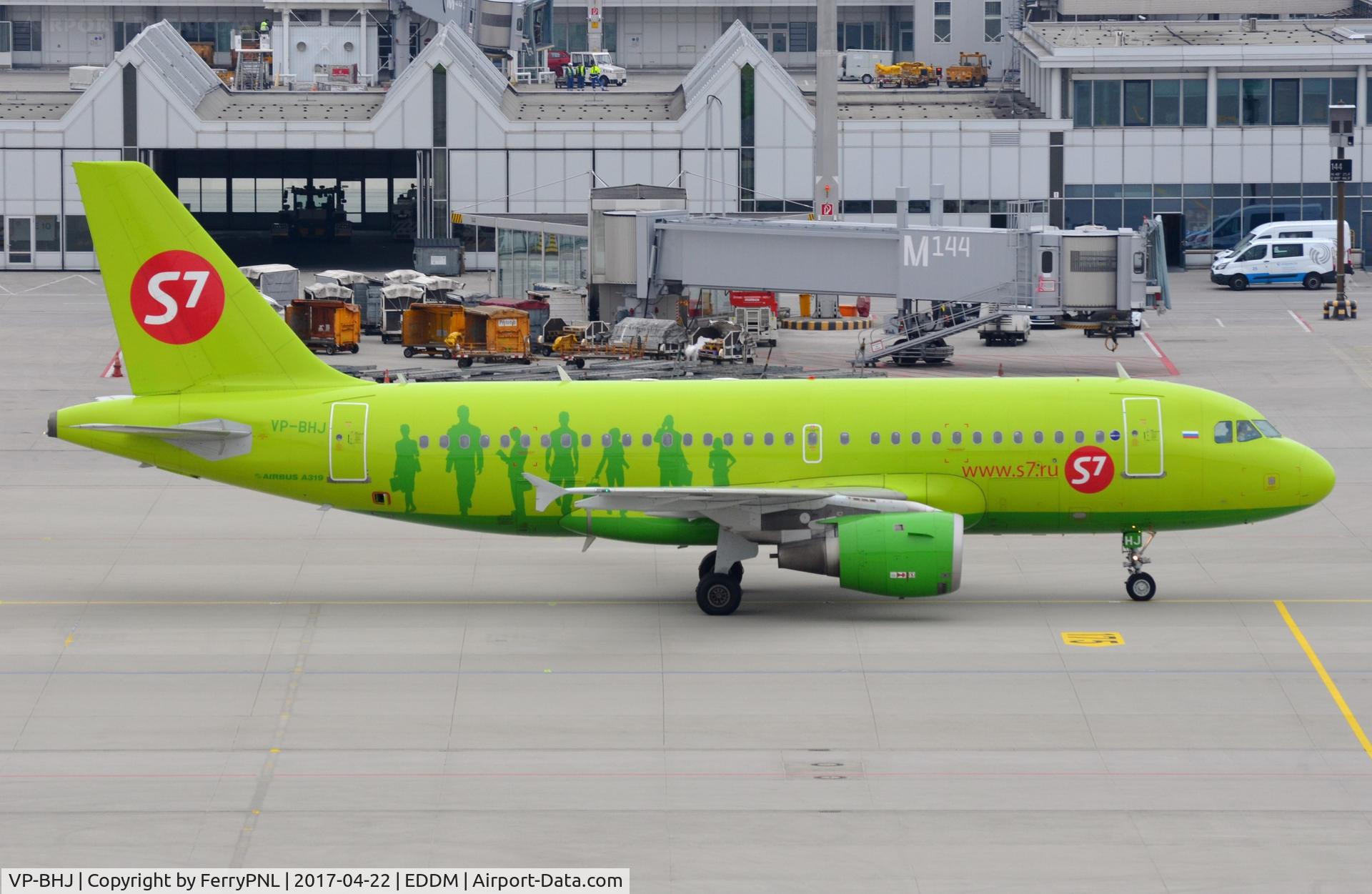 VP-BHJ, 2005 Airbus A319-114 C/N 2369, S7 A319 arrived in MUC