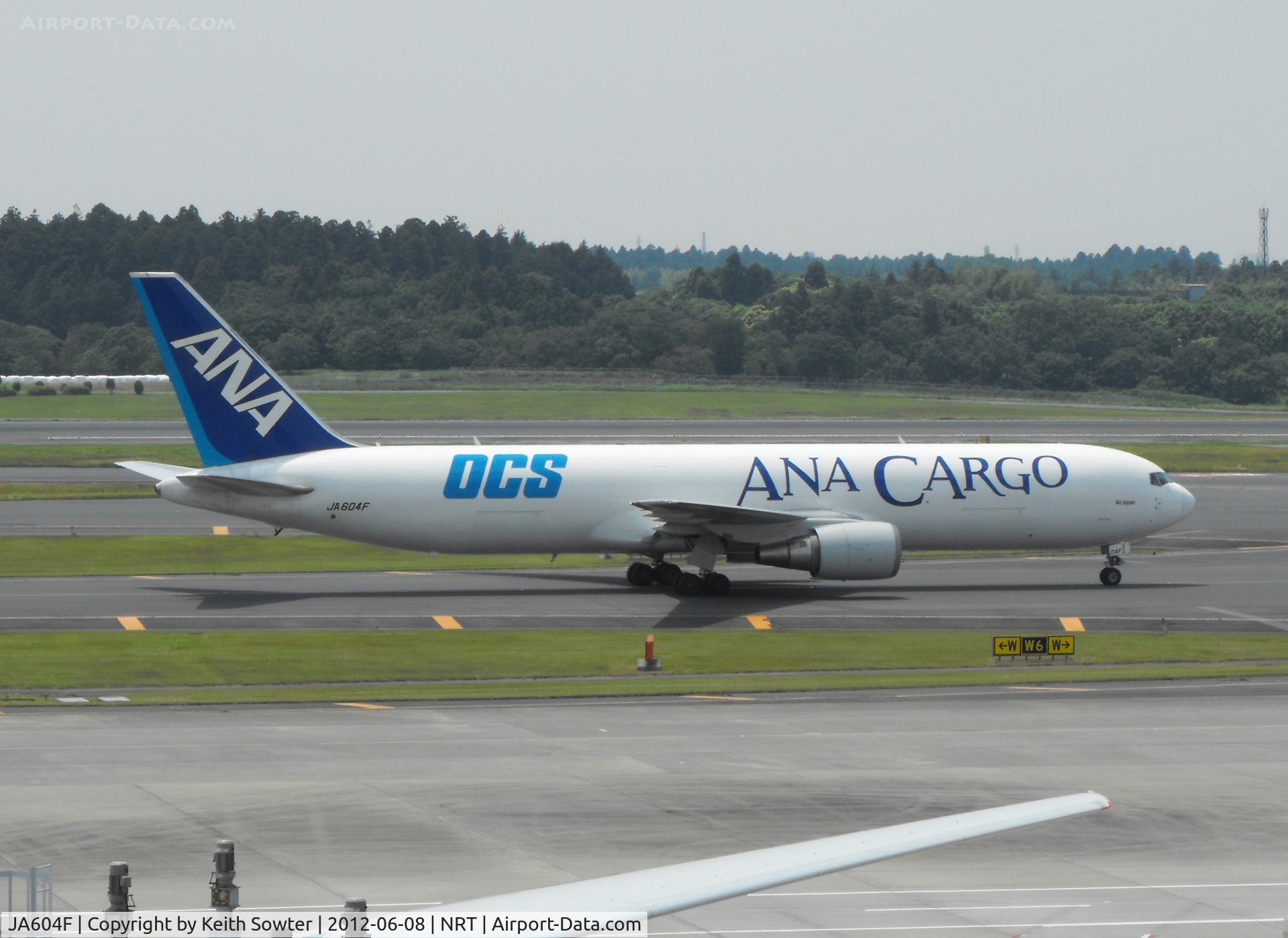JA604F, 2006 Boeing 767-381F C/N 35709, Taxying for departure