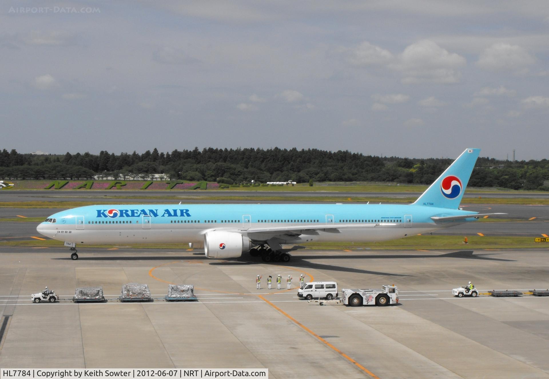 HL7784, 2009 Boeing 777-3B5/ER C/N 37136, Taxying for departure