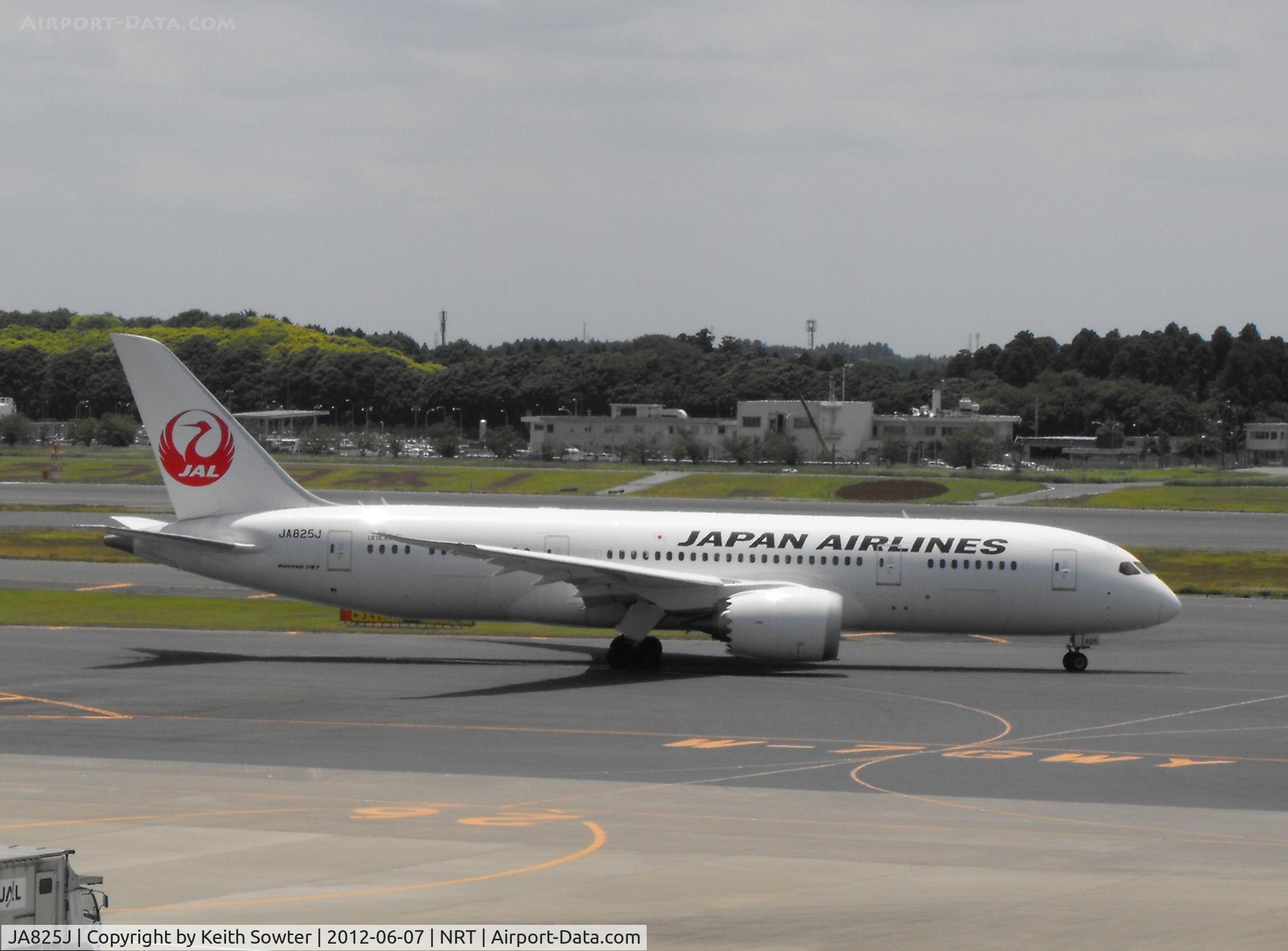 JA825J, 2012 Boeing 787-8 Dreamliner C/N 34835, Taxying for departure