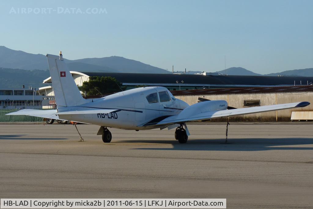 HB-LAD, 1964 Piper PA-30 Twin Comanche Twin Comanche C/N 30-434, Parked