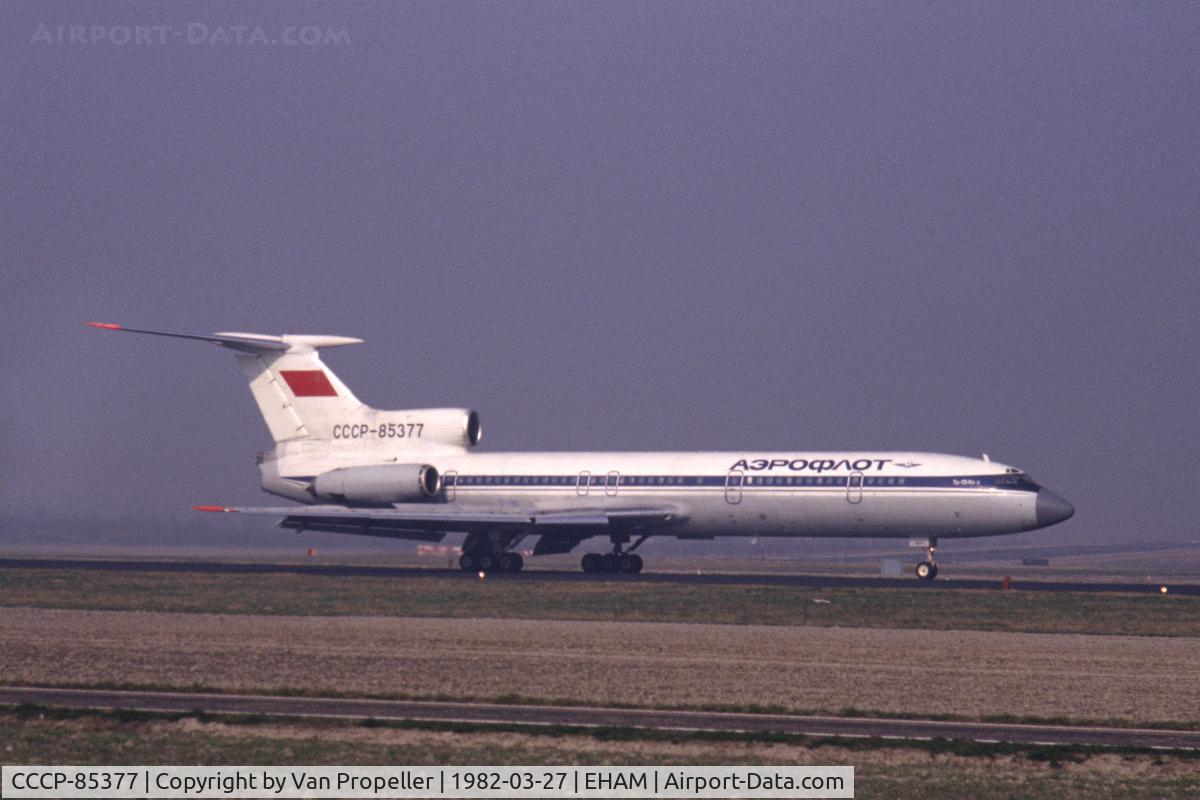 CCCP-85377, 1979 Tupolev Tu-154B-2 C/N 79A377, A Tupolev Tu-154B-2 of Aeroflot landing at Schiphol airport, the Netherlands, 1982