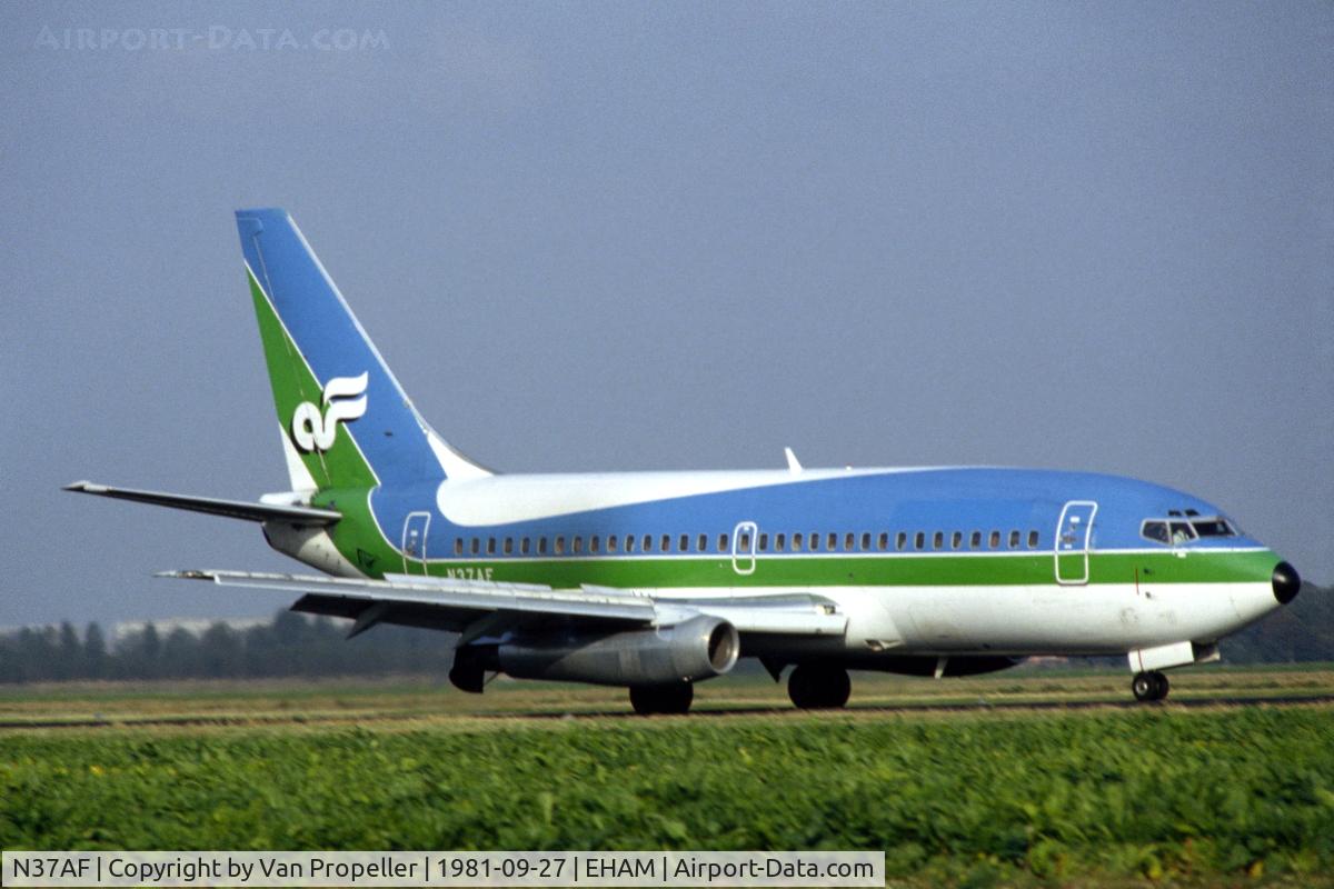 N37AF, Boeing 737-2Q9 C/N 21720, Boeing 737-2Q9/Adv of Air Florida landing at Schiphol airport, the Netherlands, 1981. It has no titles on the fuselage, because it was at the time leased by Transavia Holland