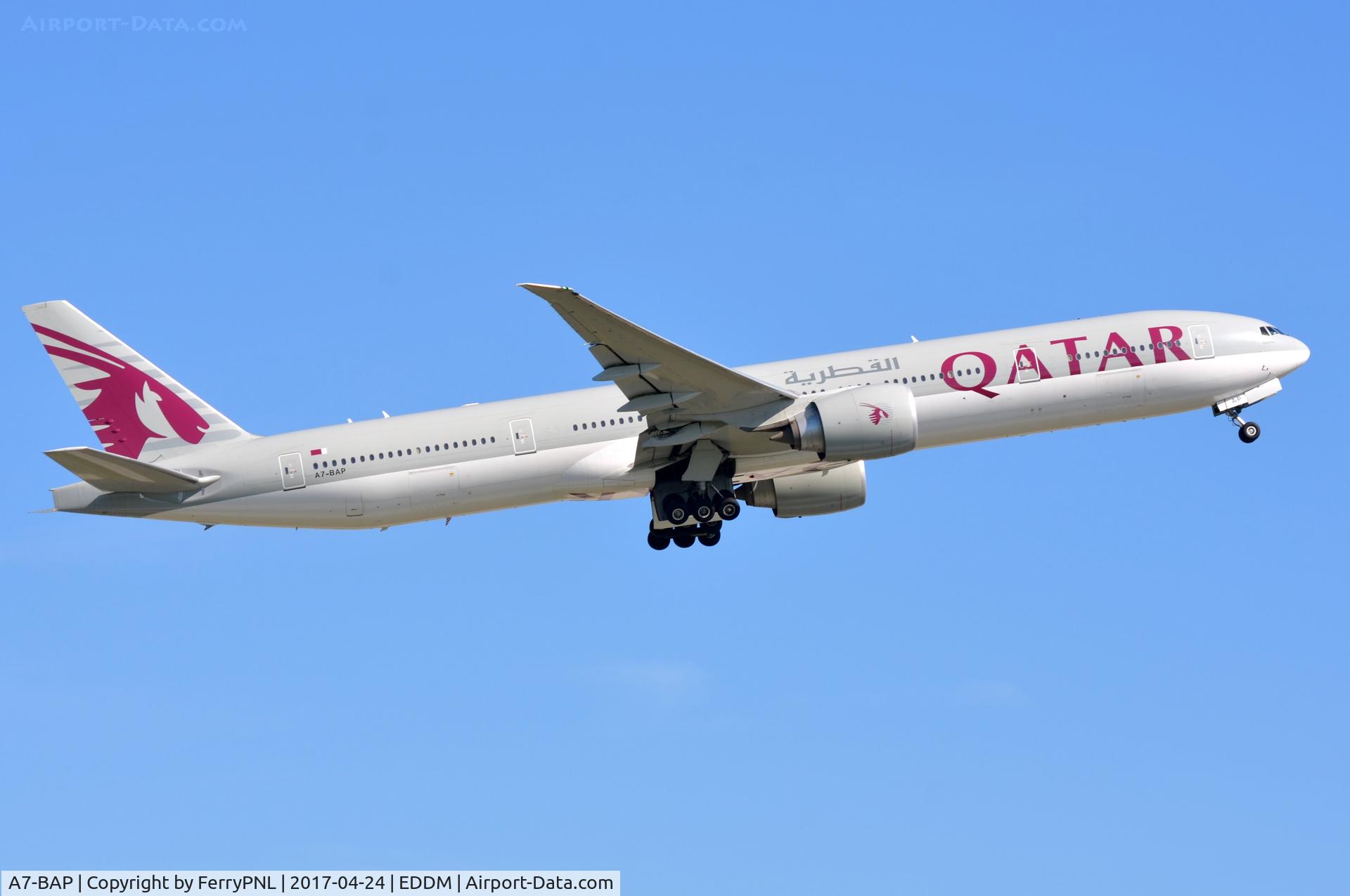 A7-BAP, 2011 Boeing 777-3DZ/ER C/N 38248, Qatar B773 lifting-off from MUC