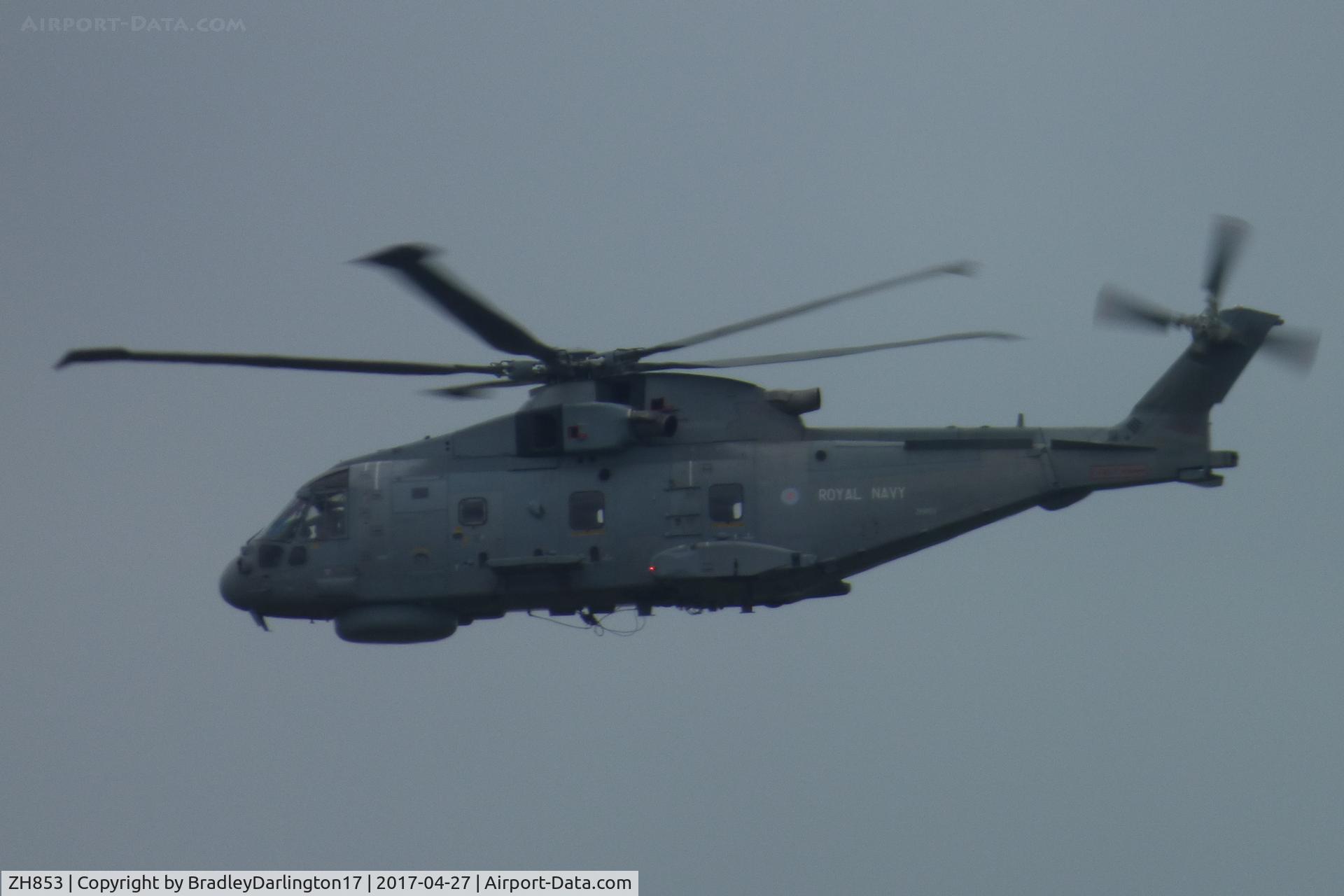 ZH853, 2001 AgustaWestland EH-101 Merlin HM.1 C/N 50135/RN33, Royal Navy Merlin flying over plymouth from dartmoor