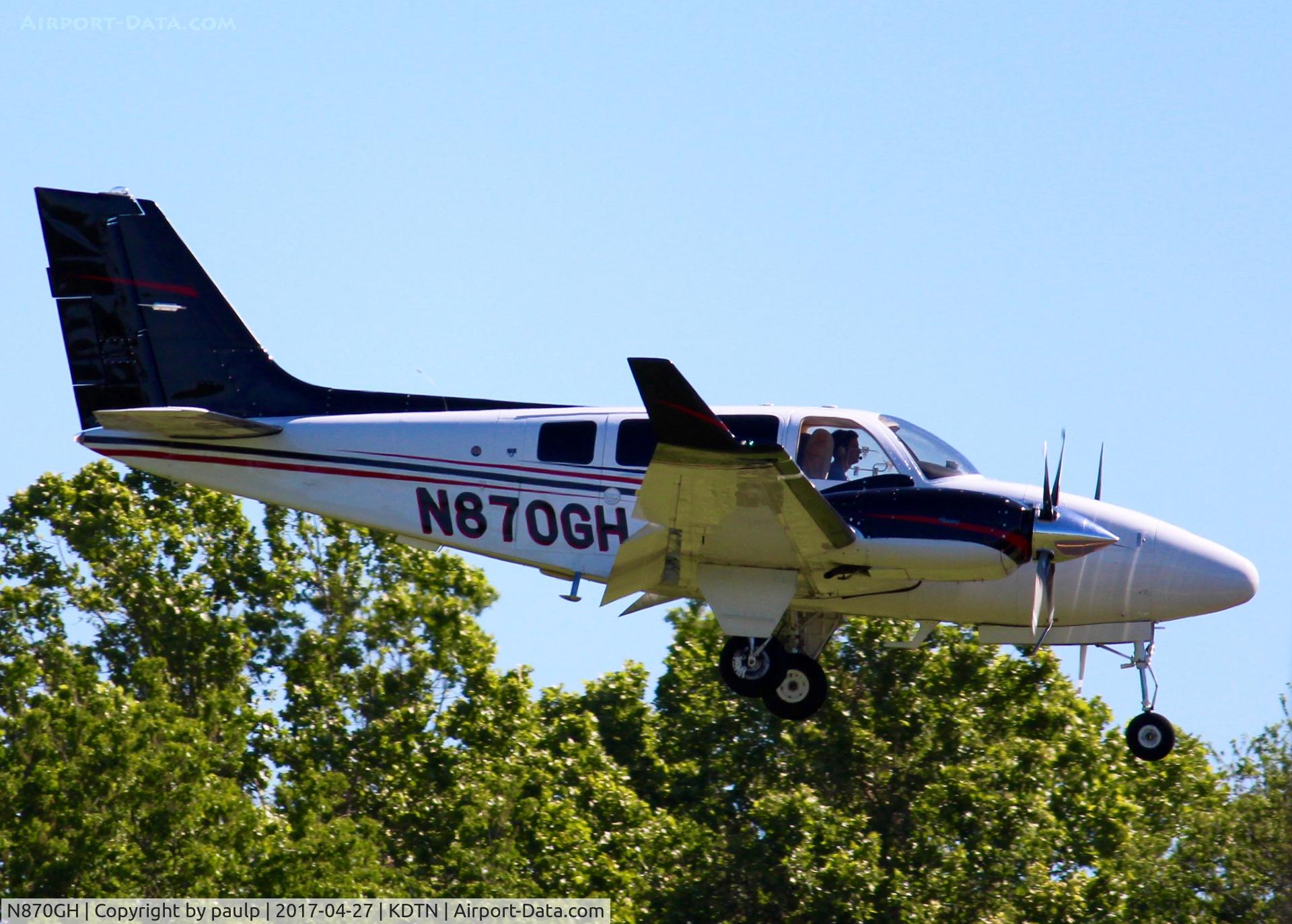 N870GH, 1979 Beech 58 Baron C/N TH-1018, At Downtown Shreveport.