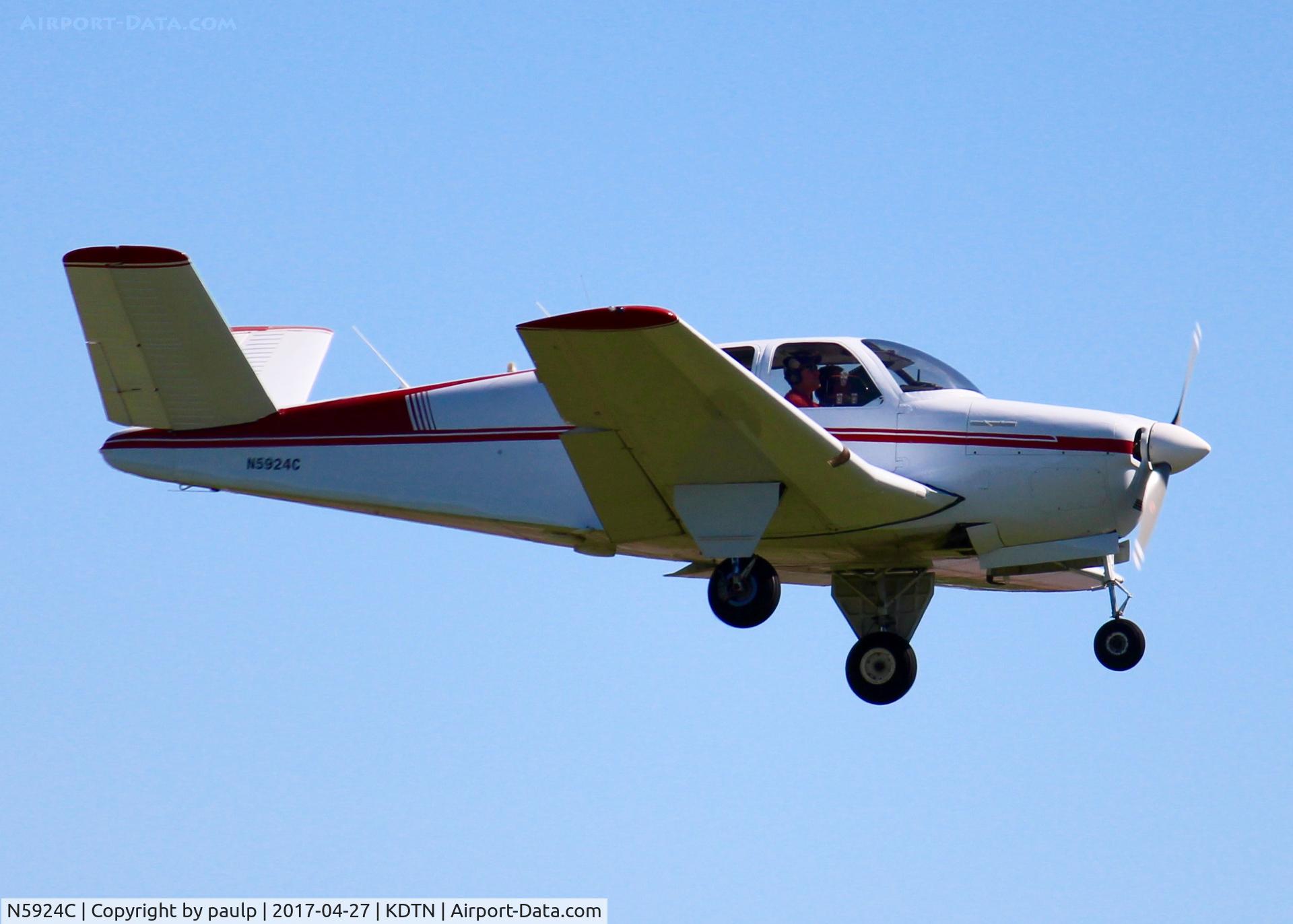 N5924C, Beech C35 Bonanza C/N D-3283, At Downtown Shreveport.