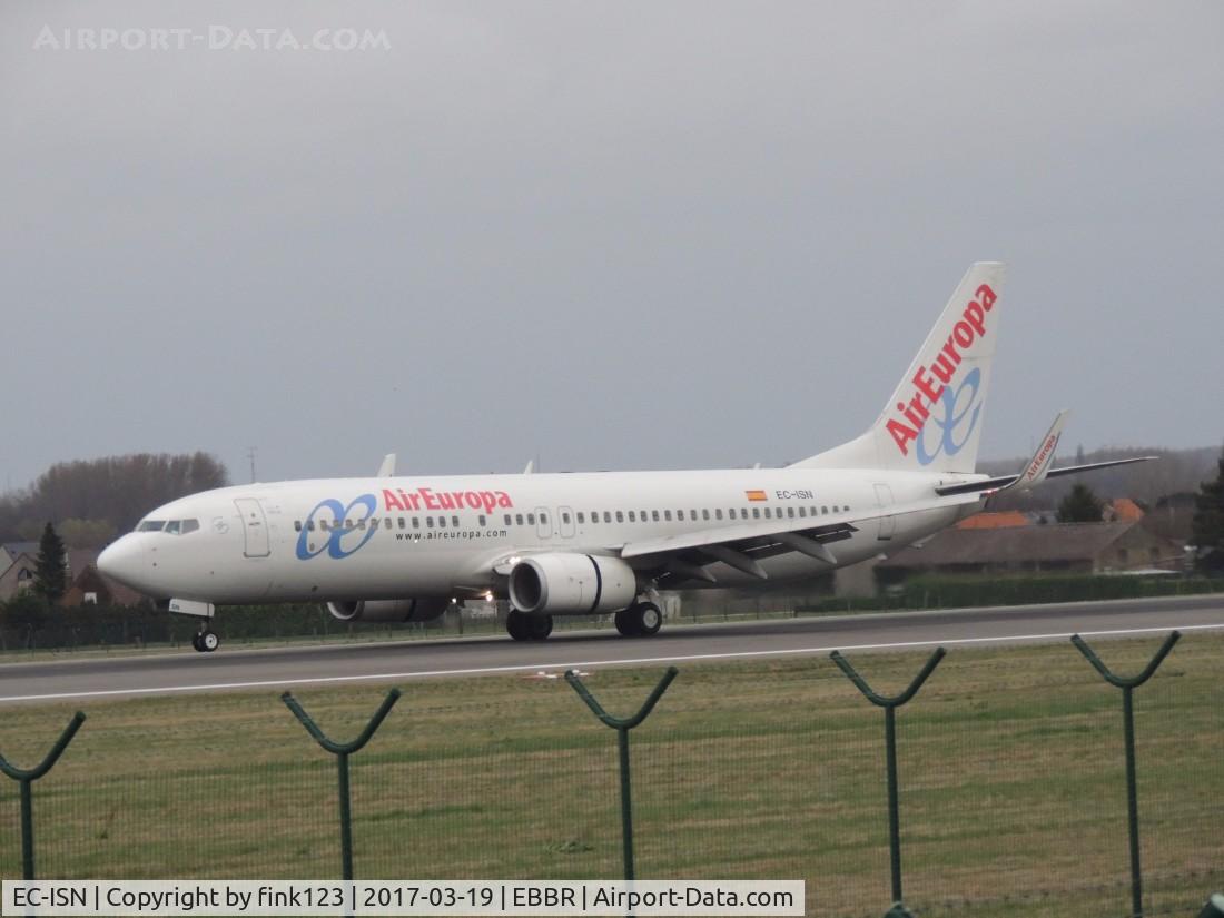 EC-ISN, 2002 Boeing 737-86Q C/N 30291, air europa in old colours slowing down on the runway