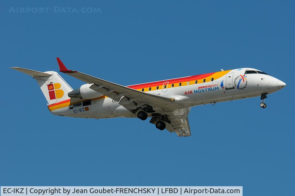 EC-IKZ, 2002 Bombardier CRJ-200ER (CL-600-2B19) C/N 7732, Air Nostrum manding runway 23 from Barajas