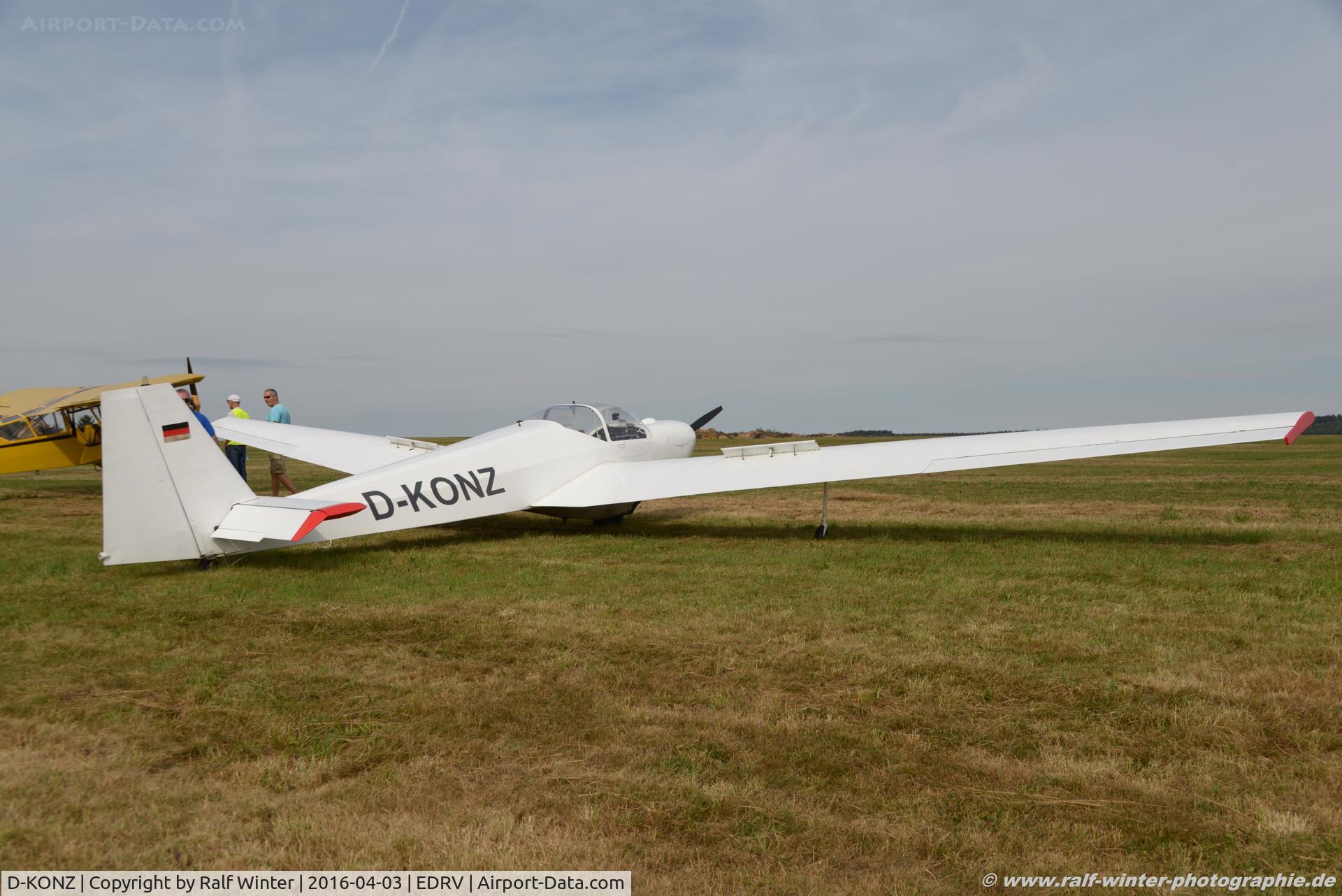 D-KONZ, Scheibe SF-25C Falke C/N 44477, Scheibe SF-25C Falke - Privat - 44477 - D-KONZ - 03.09.2016 - EDRV