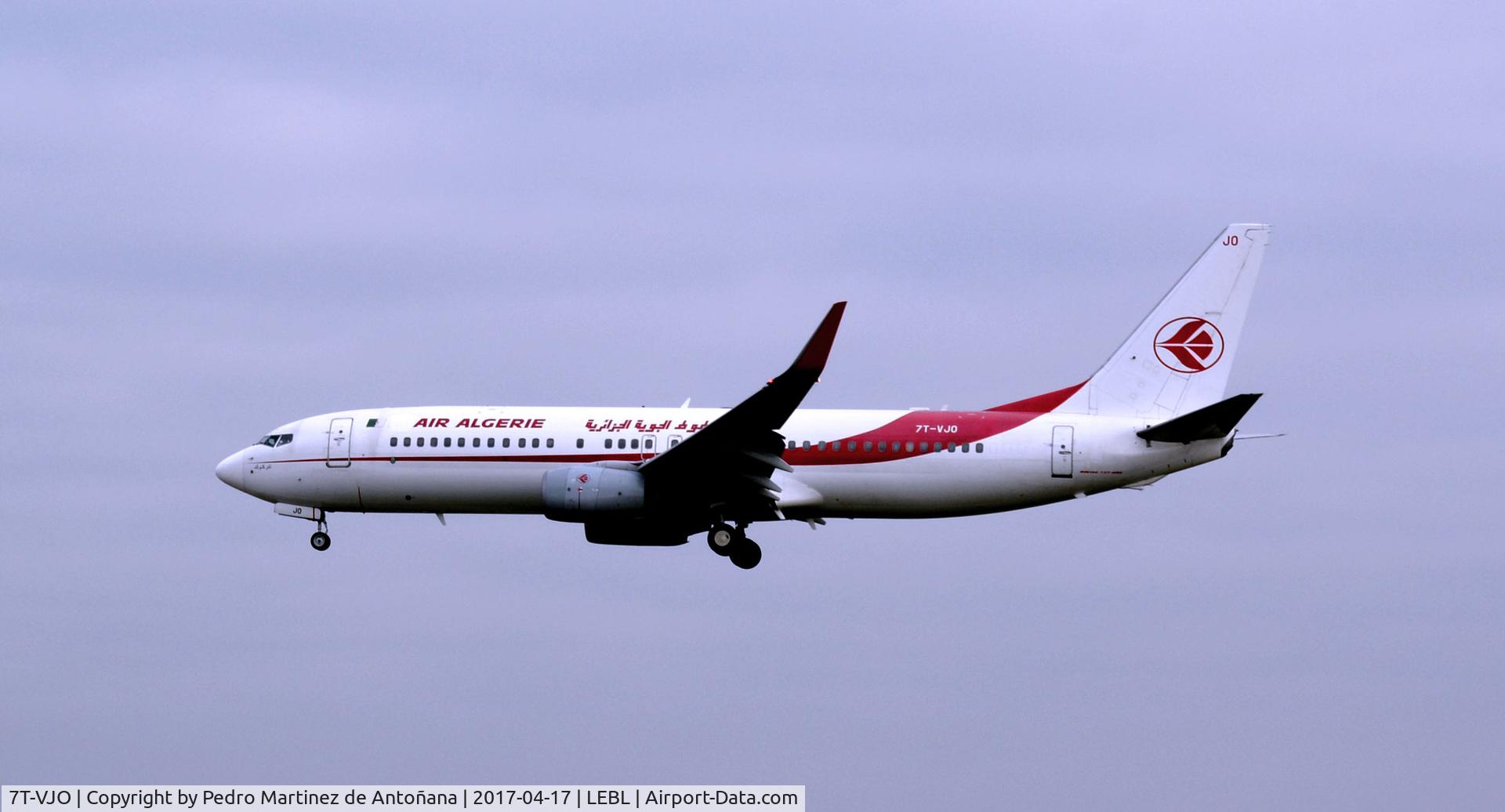 7T-VJO, 2001 Boeing 737-8D6 C/N 30207, El Prat  -  Barcelona  -  España