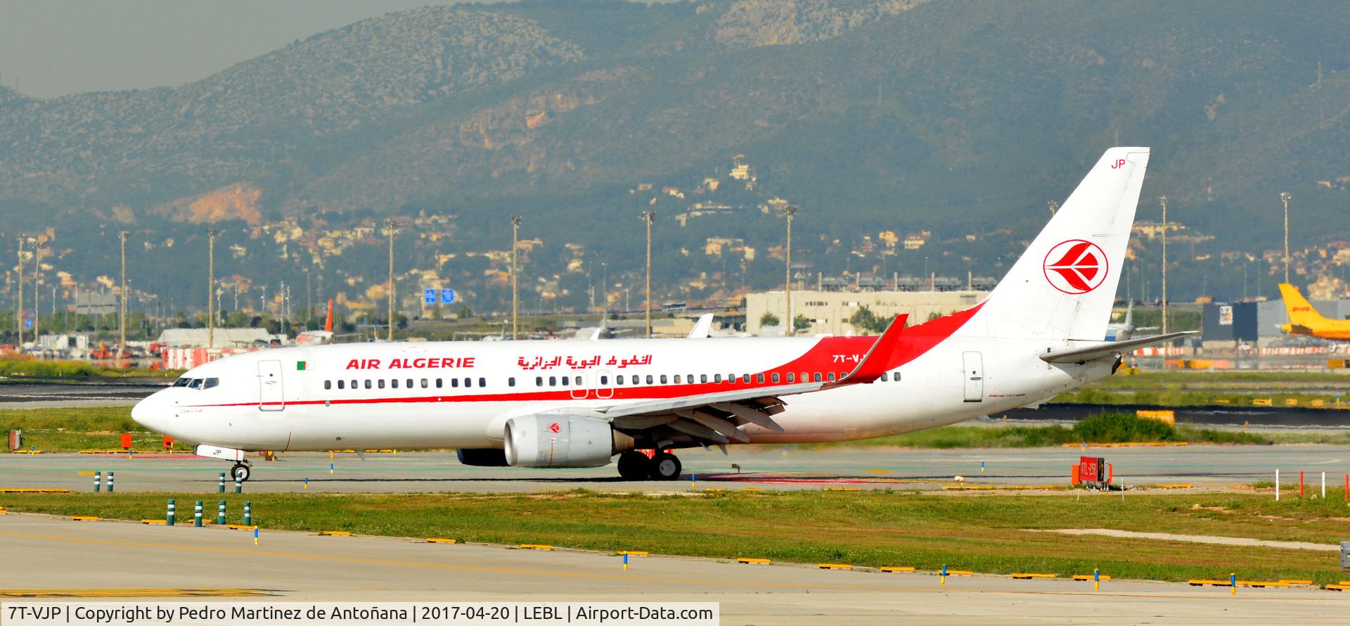 7T-VJP, 2001 Boeing 737-8D6 C/N 30208, El Prat  -  Barcelona  -  España