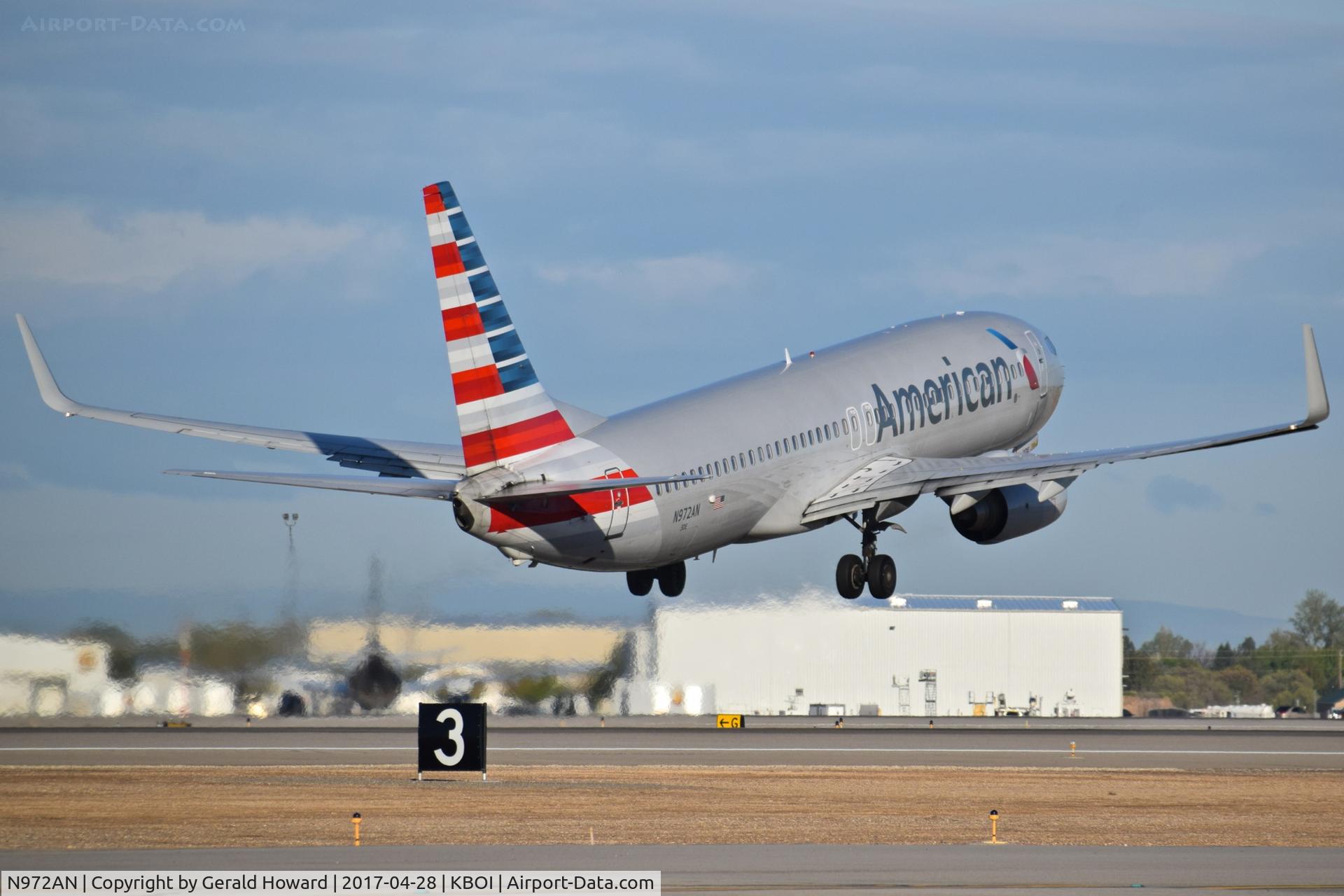N972AN, 2001 Boeing 737-823 C/N 30097, Departing RWY 28R.