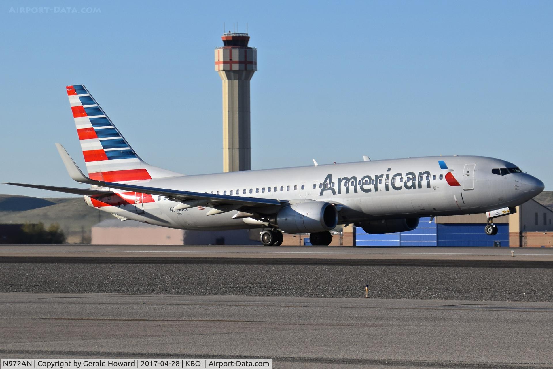 N972AN, 2001 Boeing 737-823 C/N 30097, Take off roll on RWY 28R.