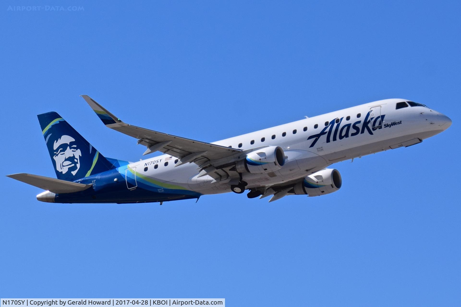 N170SY, 2015 Embraer 175LR (ERJ-170-200LR) C/N 17000483, Climb out from RWY 28R.