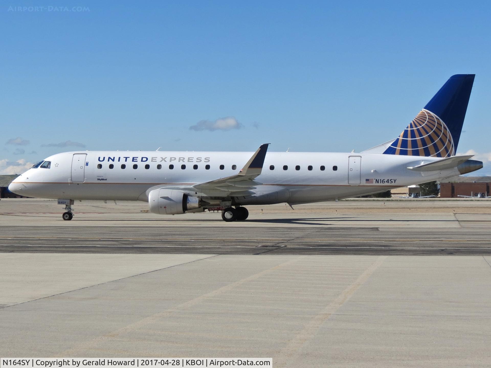 N164SY, 2016 Embraer 175LR (ERJ-170-200LR) C/N 17000603, Taxiing on Alpha to RWY 28R.