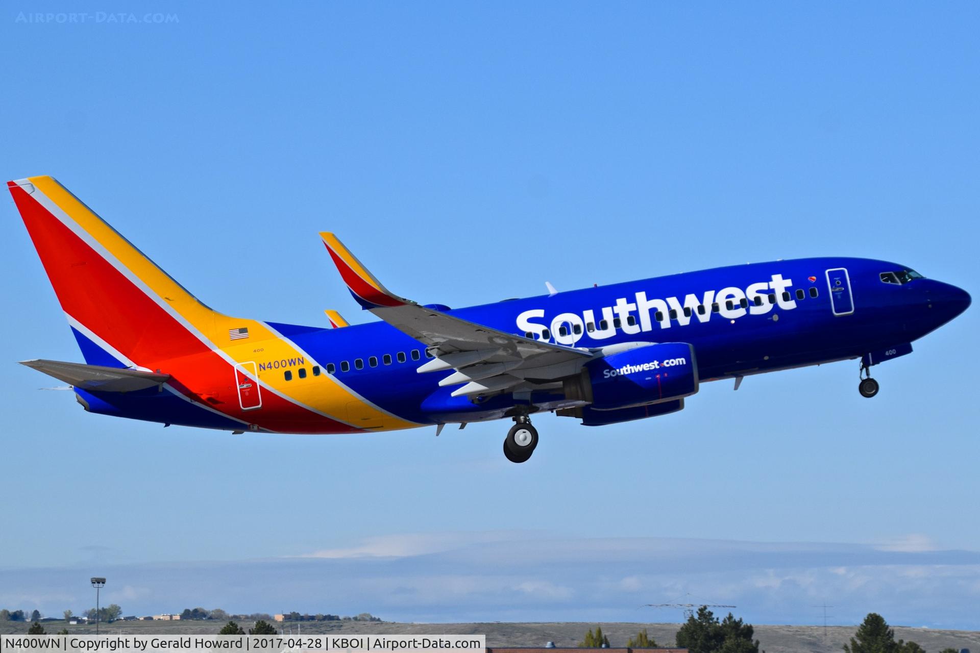 N400WN, 2001 Boeing 737-7H4 C/N 27891, Departing BOI.