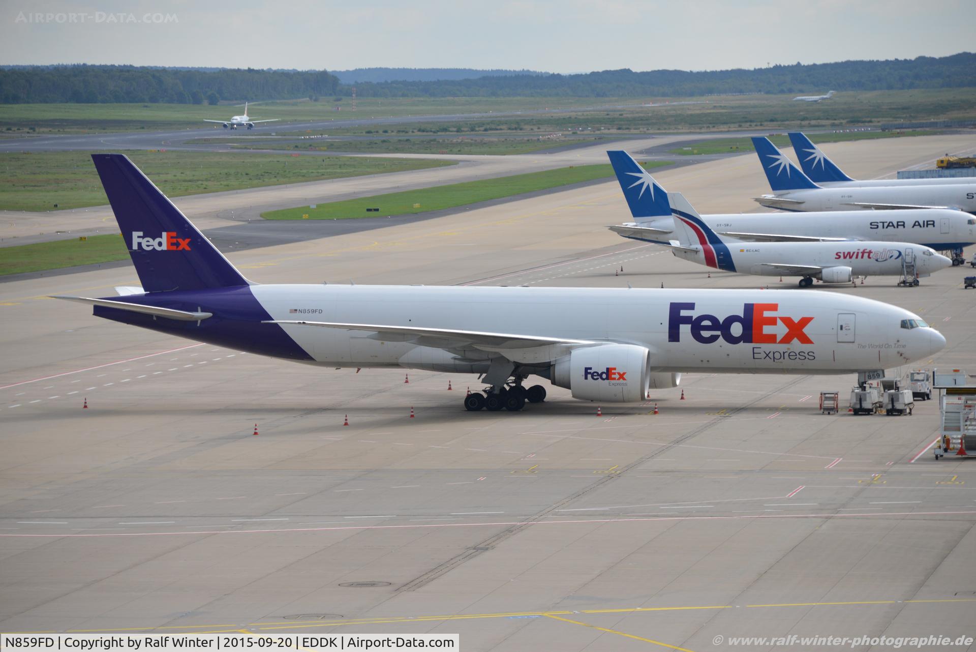 N859FD, 2013 Boeing 777-FS2 C/N 37730, Boeing 777-FS2 - FX FDX Federal Express - 37730 - N859FD - 20.09.2015 - CGN