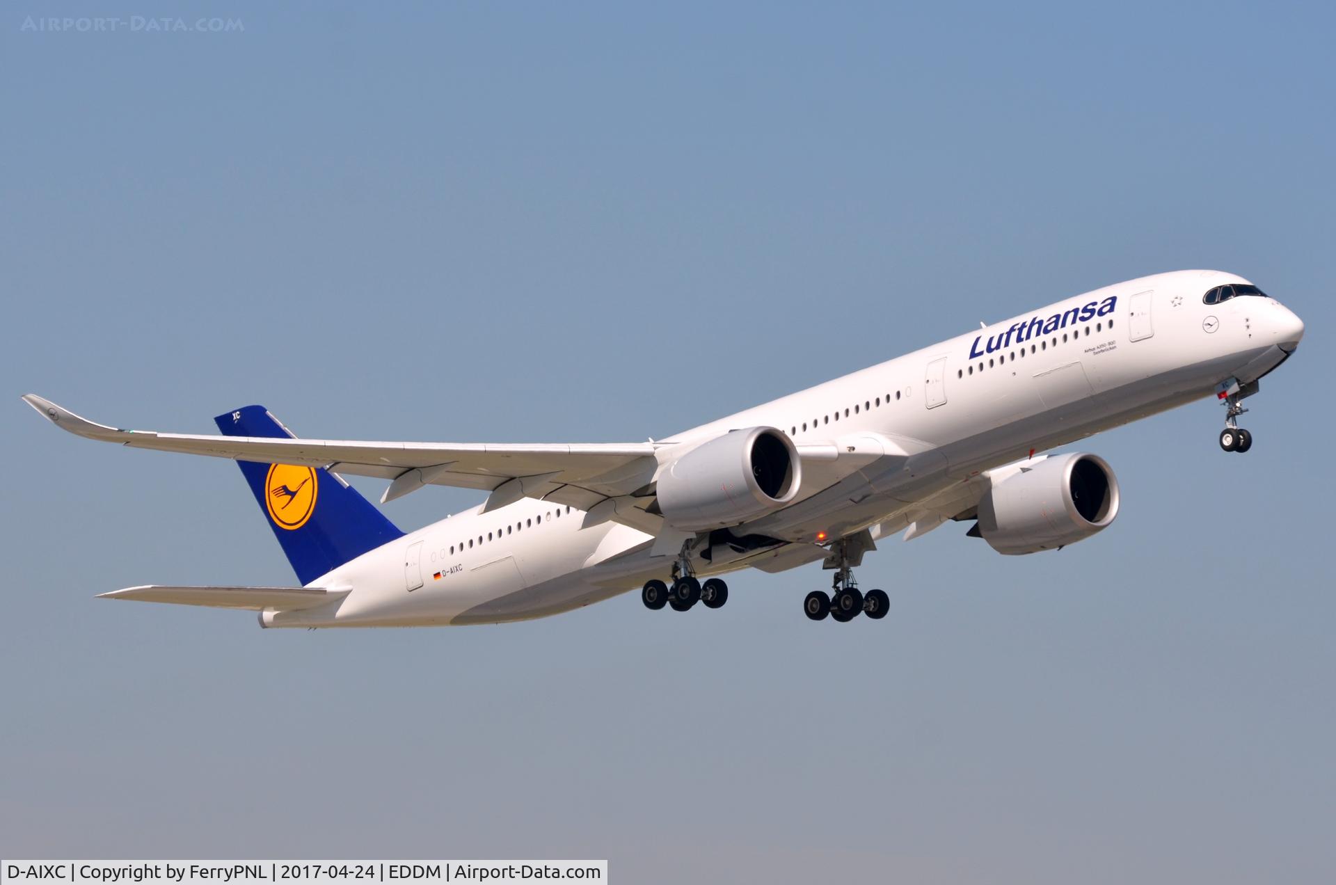 D-AIXC, 2017 Airbus A350-941 C/N 087, Lufthansa A359 departing for India.
