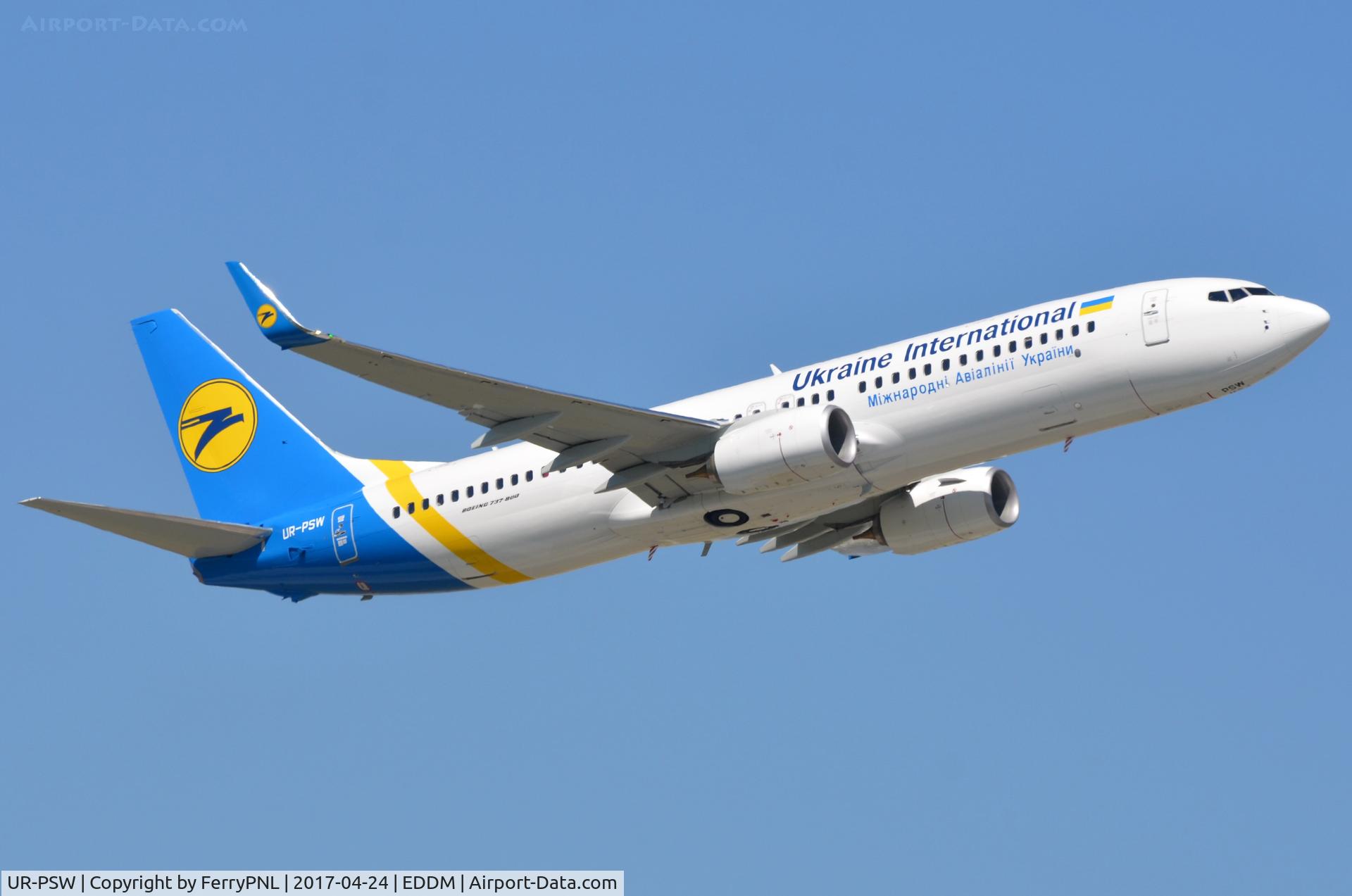 UR-PSW, 2017 Boeing 737-8KV C/N 41536, Ukraine B738 delivered 3 weeks before this sighting.