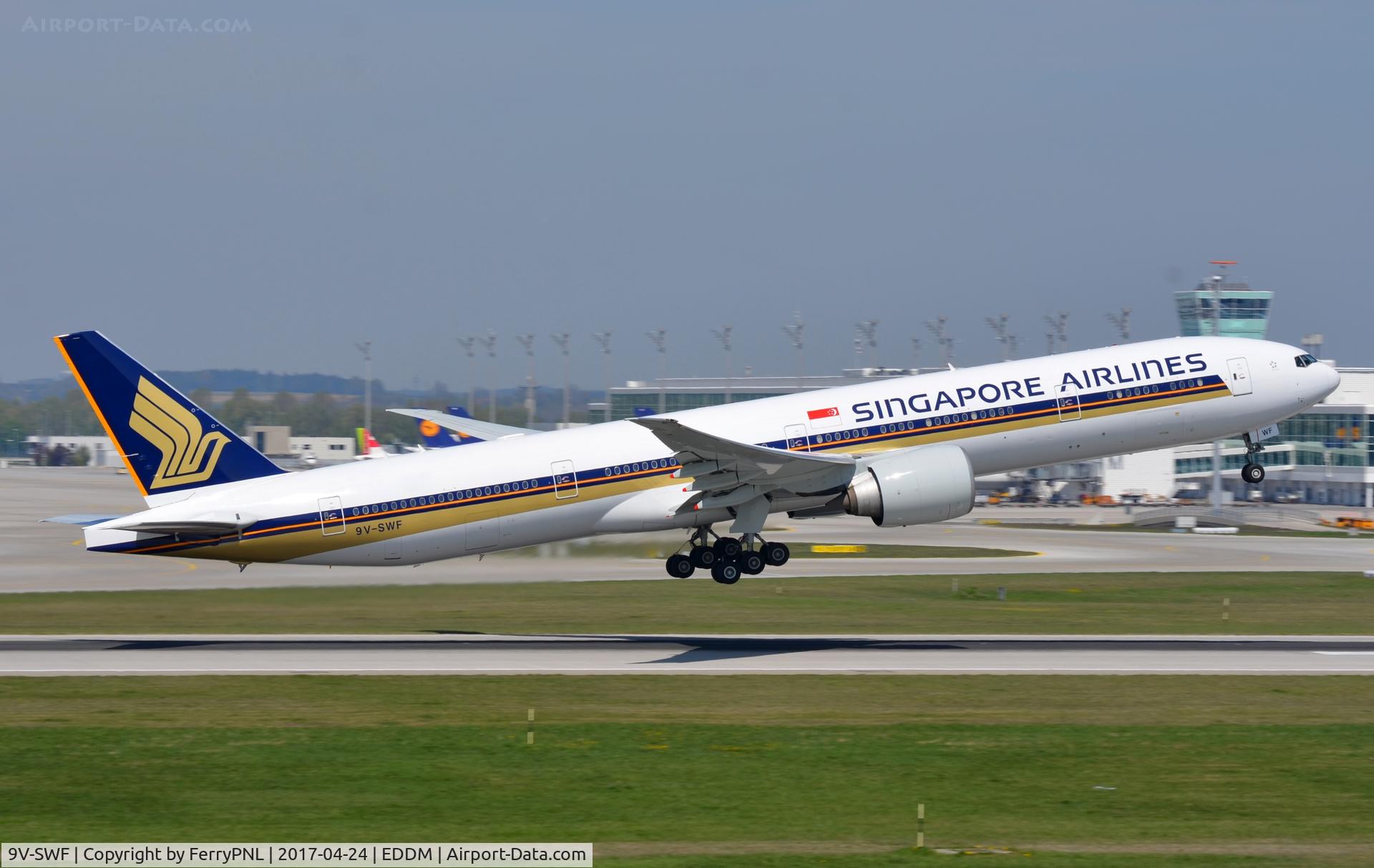 9V-SWF, 2006 Boeing 777-312/ER C/N 34571, B773 lifting-off for Singapore