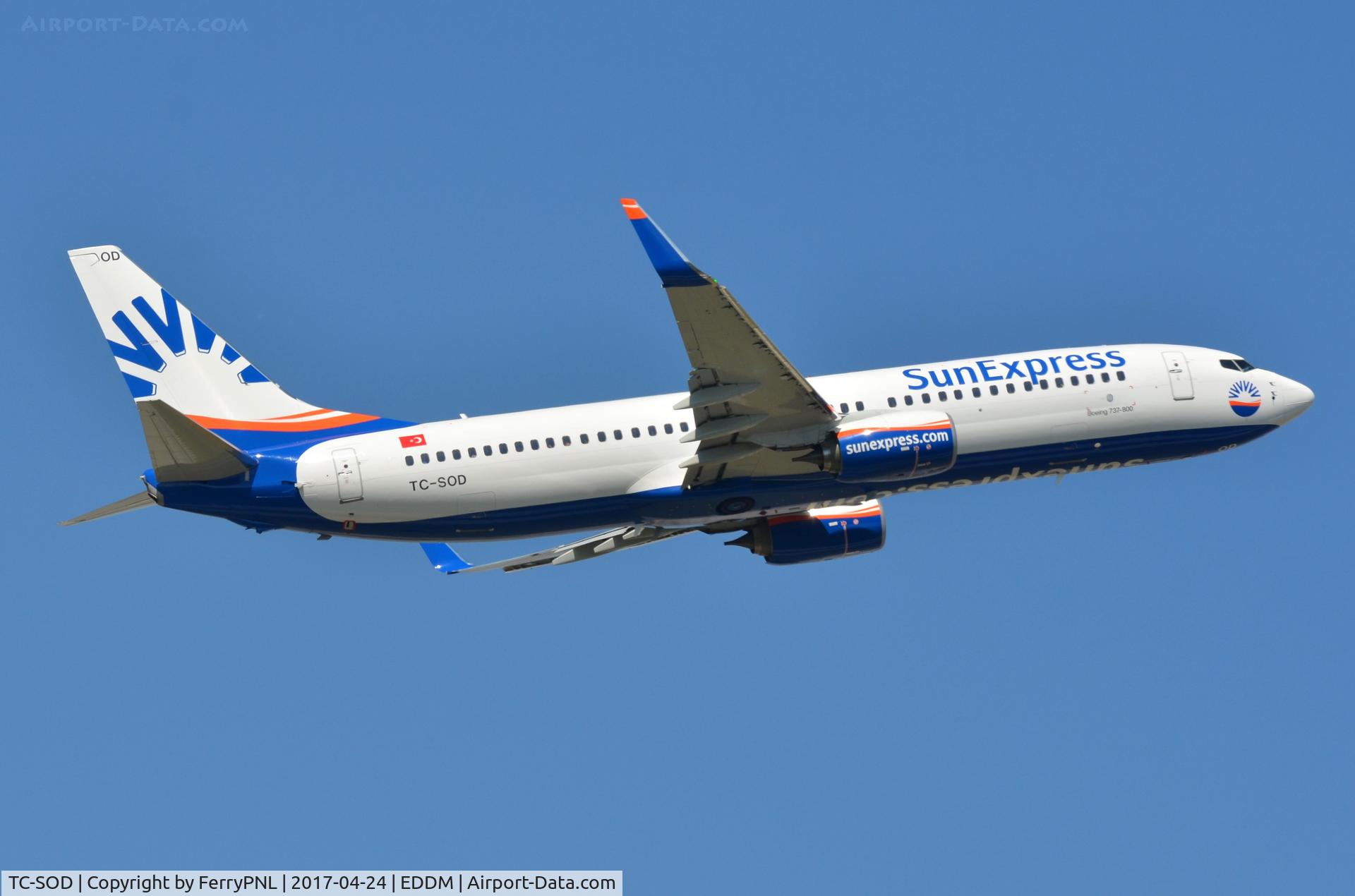 TC-SOD, 2017 Boeing 737-8HC C/N 61176, Sunexpress B738 departing.