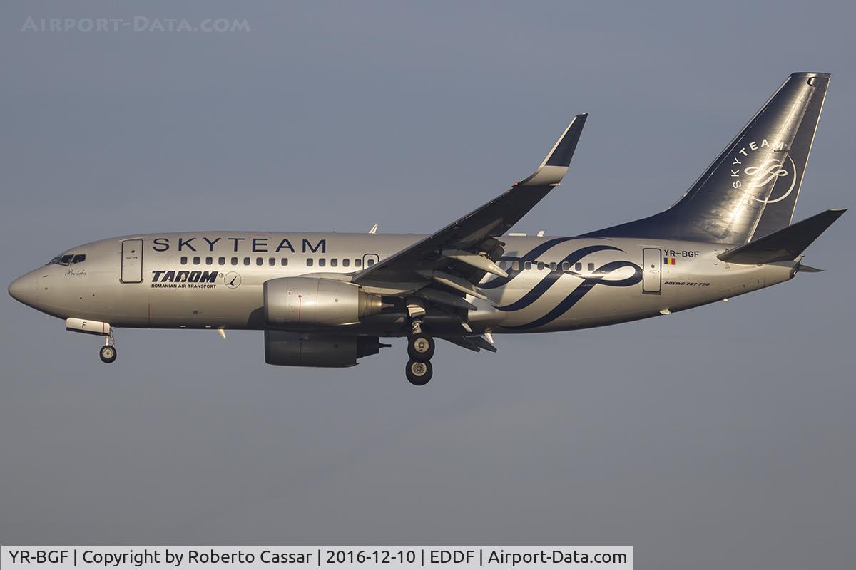 YR-BGF, 2001 Boeing 737-78J C/N 28440, Frankfurt 2016
