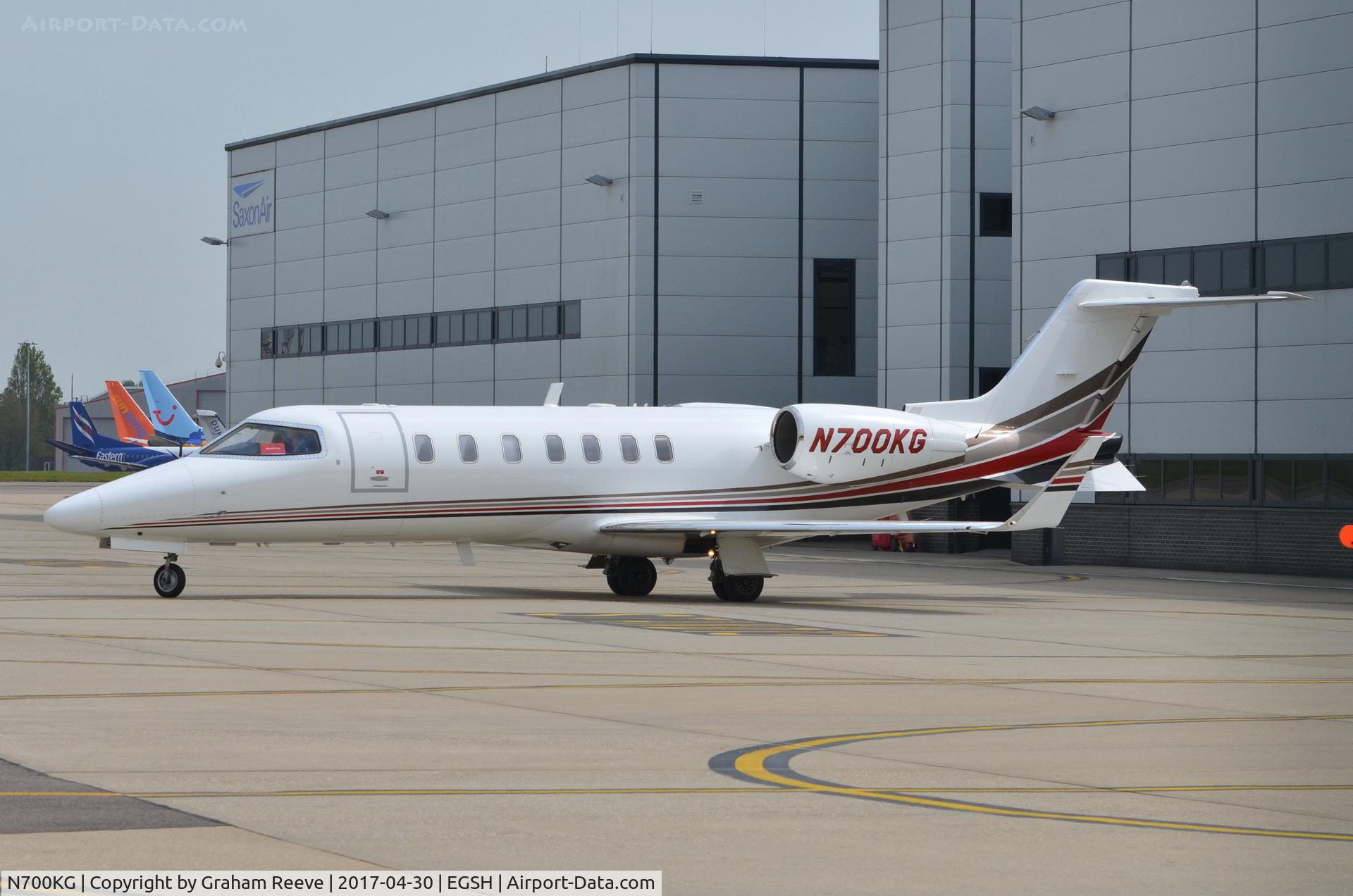 N700KG, 2004 Learjet 45 C/N 2017, Turning at Norwich.
