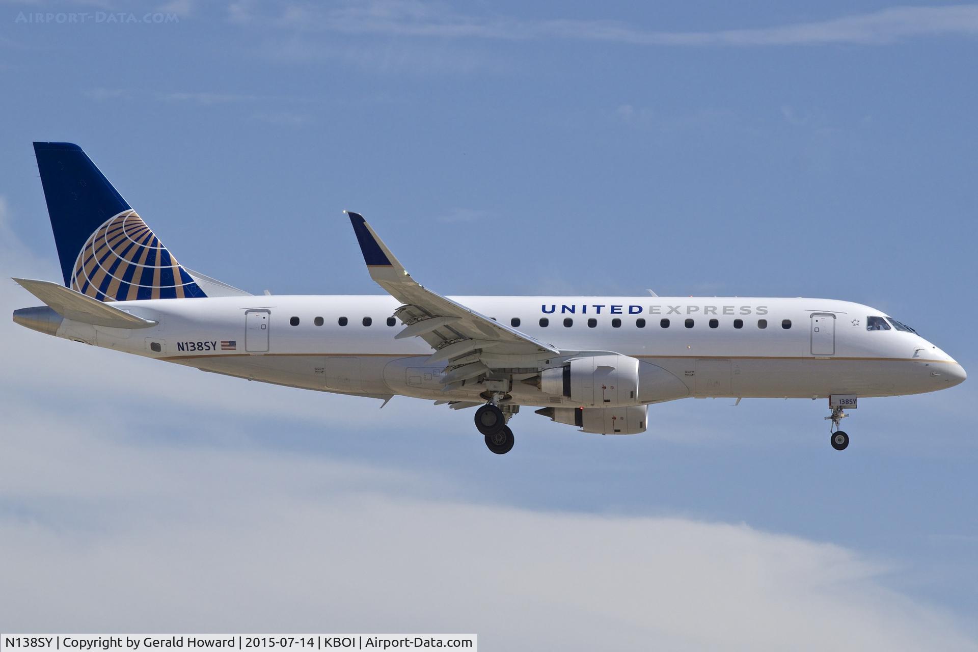 N138SY, 2015 Embraer 175LR (ERJ-170-200LR) C/N 17000446, On final for RWY 10R.