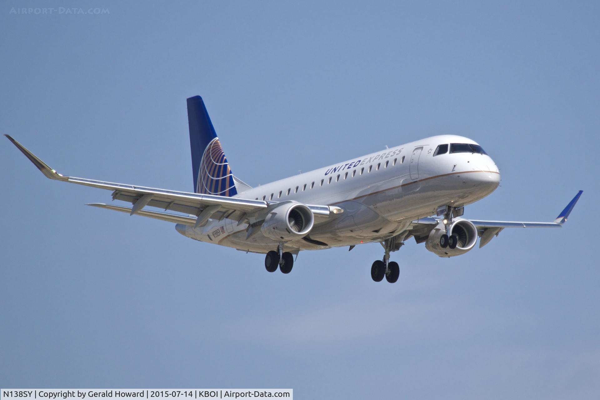 N138SY, 2015 Embraer 175LR (ERJ-170-200LR) C/N 17000446, On approach for RWY 10R.
