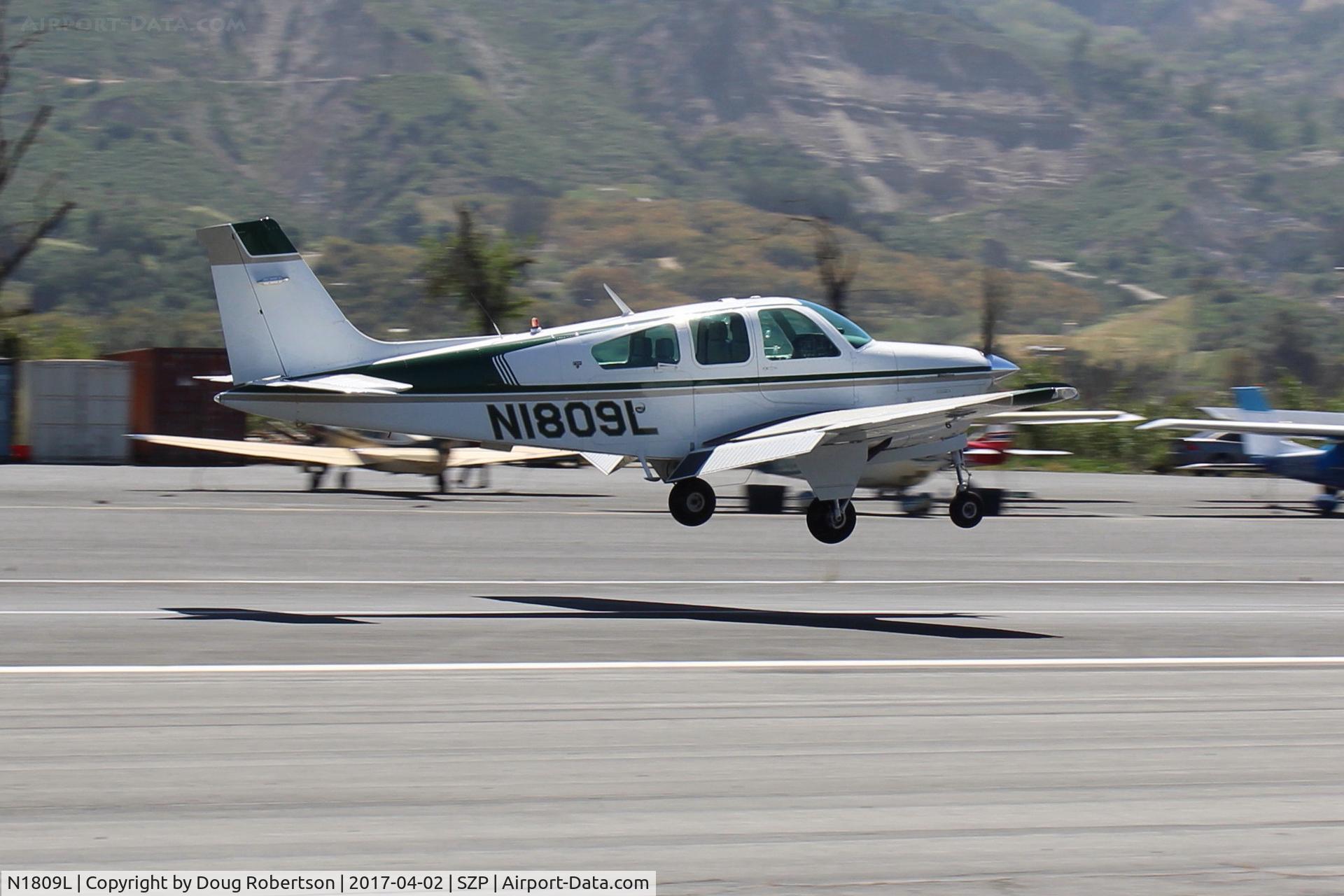 N1809L, 1976 Beech F33A Bonanza C/N CE-639, 1976 Beech F33A BONANZA, Continental IO-520 285 Hp, landing Rwy 22
