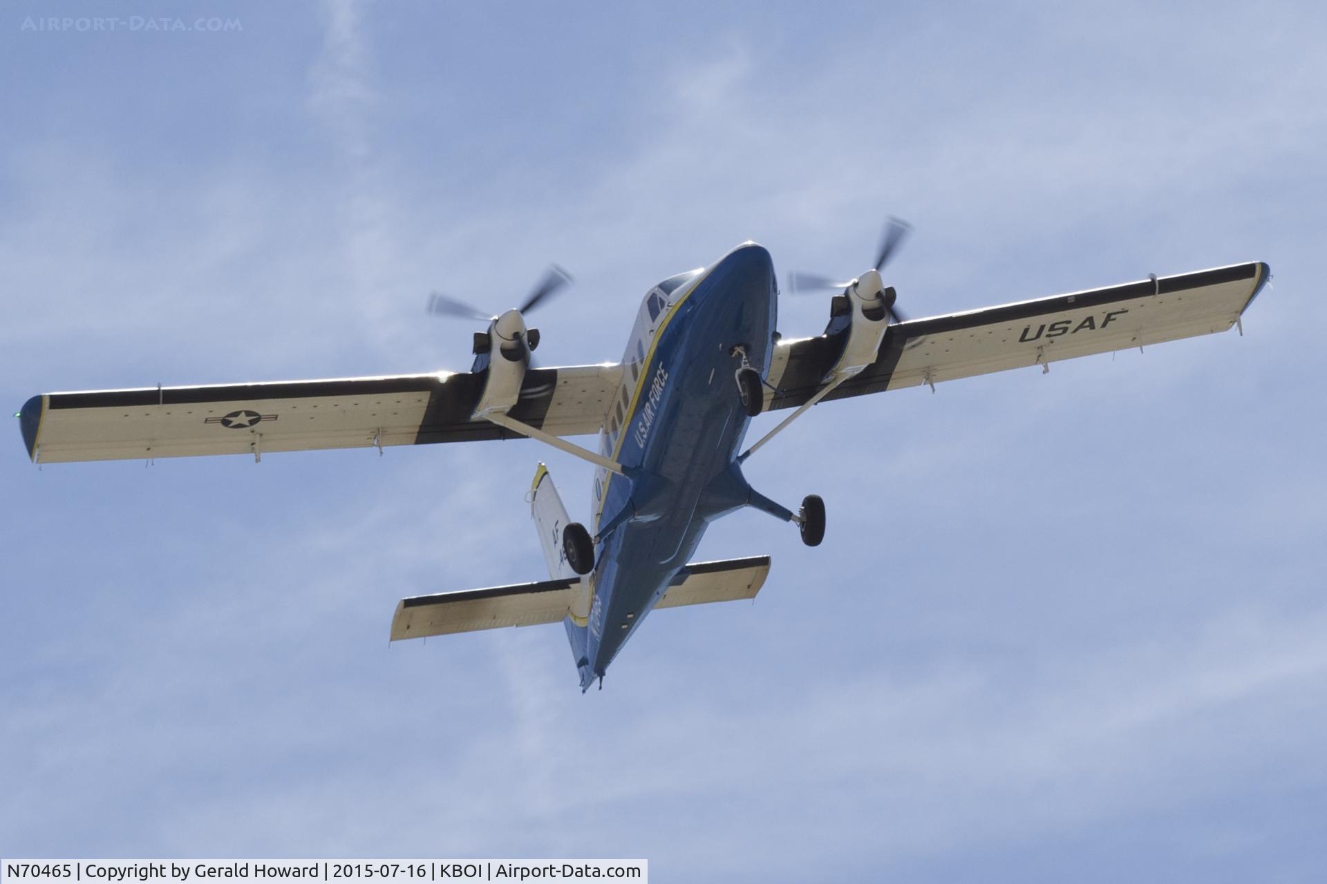 N70465, 1977 De Havilland Canada UV-18B (DHC-6 Twin Otter) C/N 554, Landing RWY 28R.  USAF aircraft flown by USAF Academy as a UV-18B.