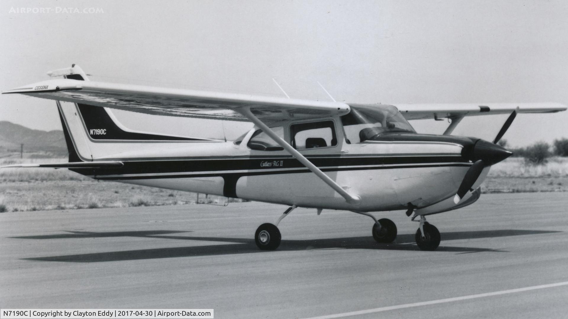 N7190C, Cessna 172RG Cutlass RG C/N 172RG0690, Cessna promo photo 1982