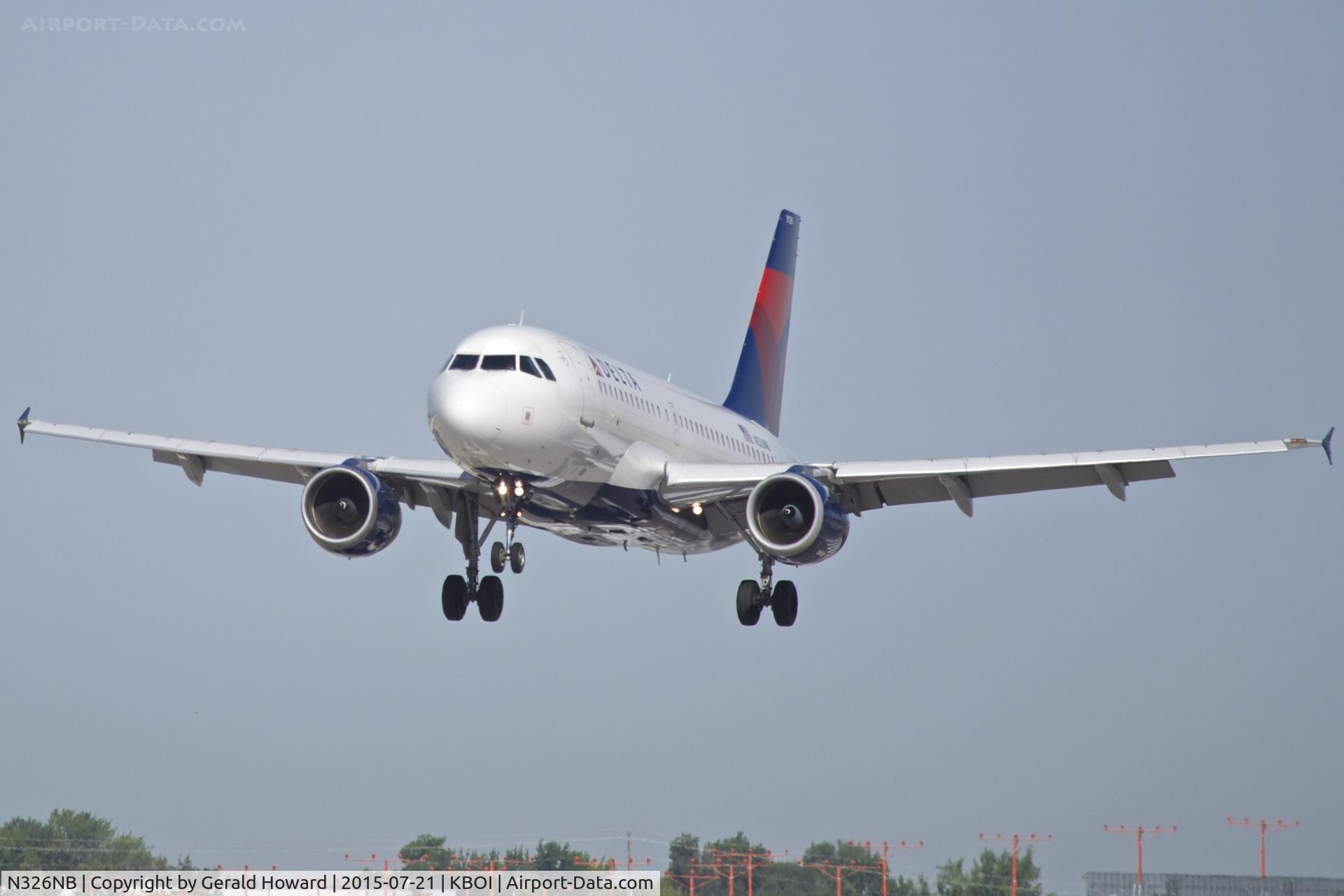 N326NB, 2001 Airbus A319-114 C/N 1498, Final approach for RWY 10L.