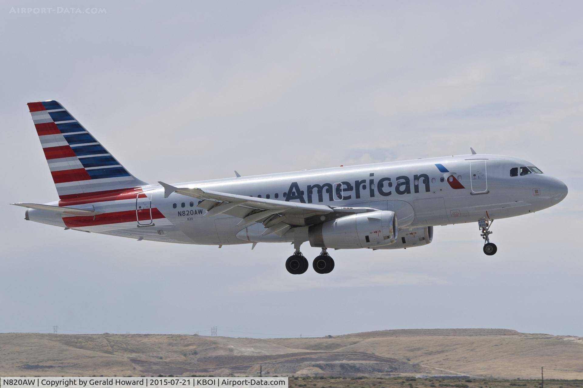 N820AW, 2000 Airbus A319-132 C/N 1397, Final approach for RWY 28R.