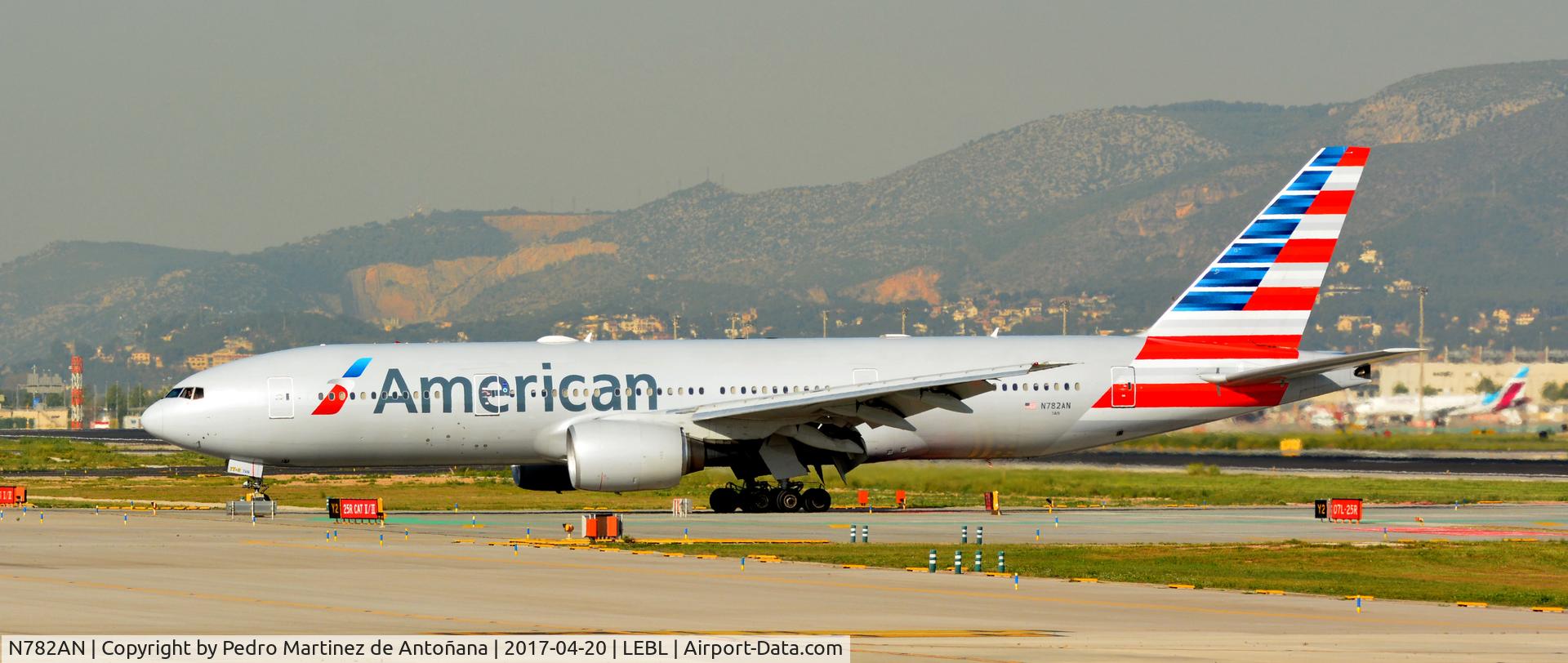 N782AN, 2000 Boeing 777-223 C/N 30003, El Prat  -  Barcelona  -  España