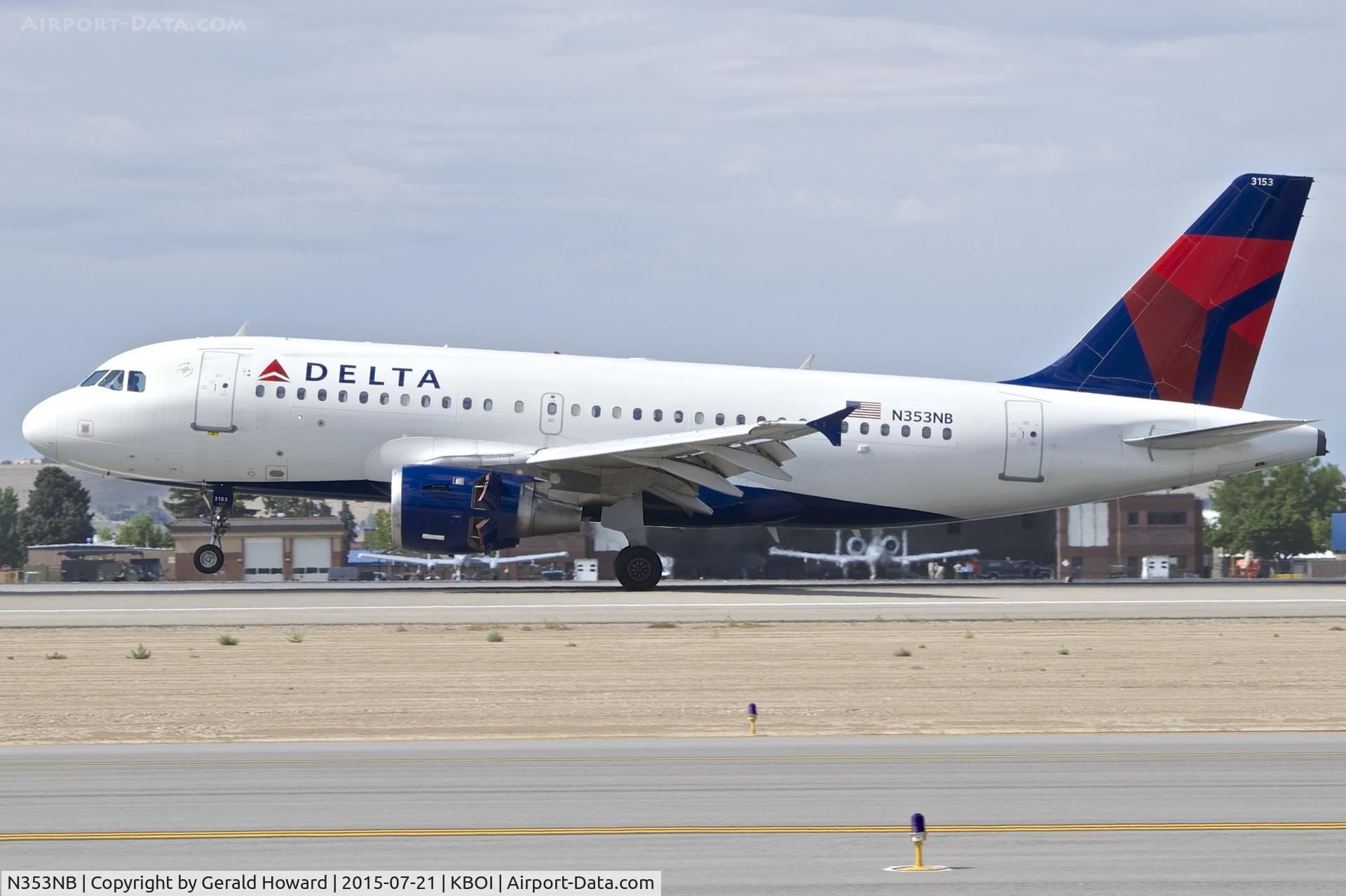 N353NB, 2002 Airbus A319-114 C/N 1828, Landing roll out. Reverse thrusters out before the nose wheel touched down.