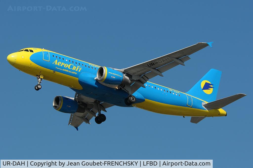 UR-DAH, 1996 Airbus A320-212 C/N 645, DonbassAero landing runway 23