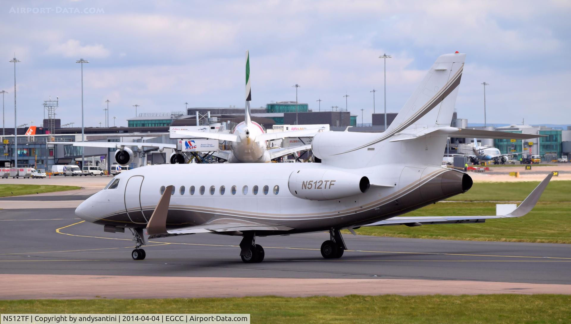 N512TF, 2007 Dassault Falcon 900EX C/N 184, taxing in to the [FBO] exc ramp